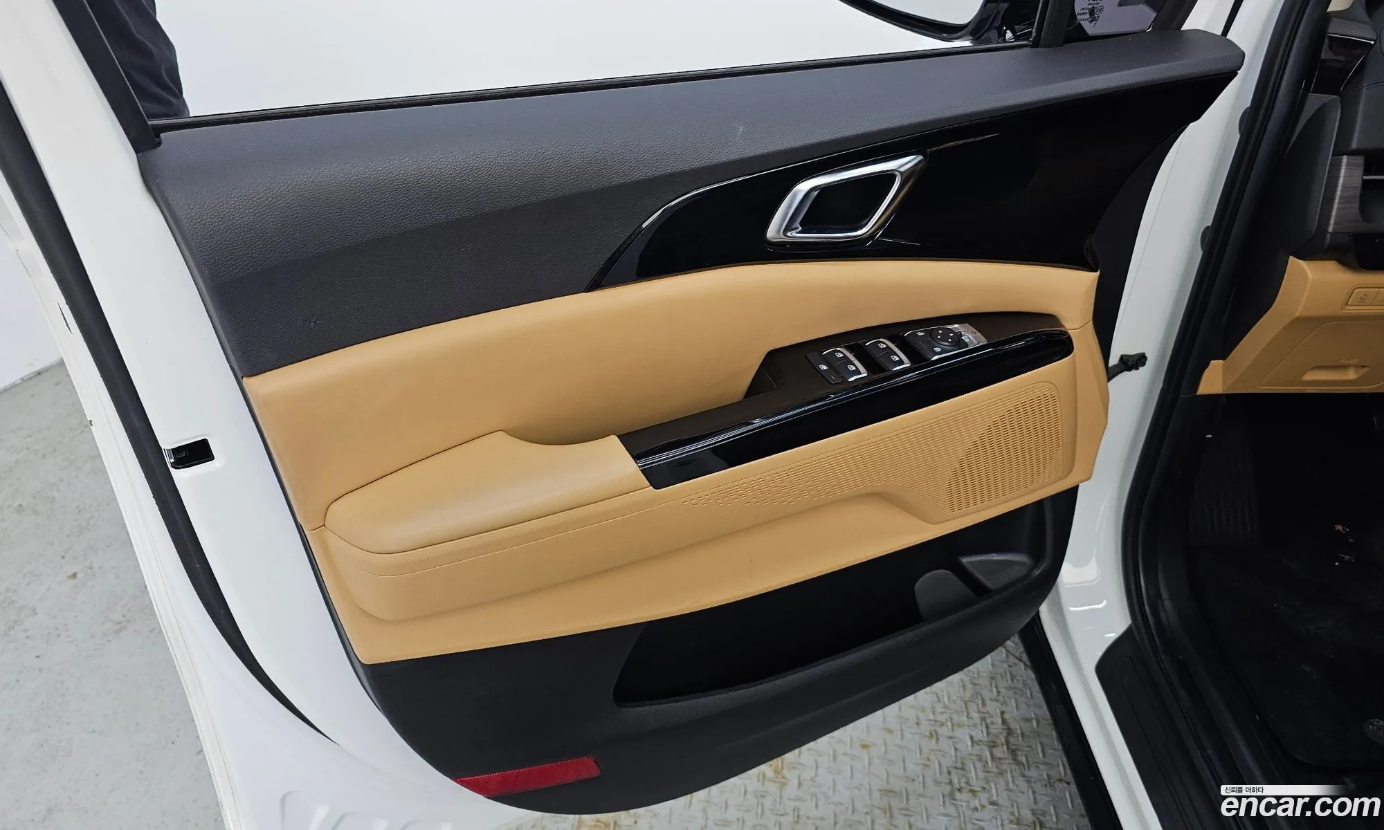 Kia Carnival 2022 KNANC81BBPS228506 — 9