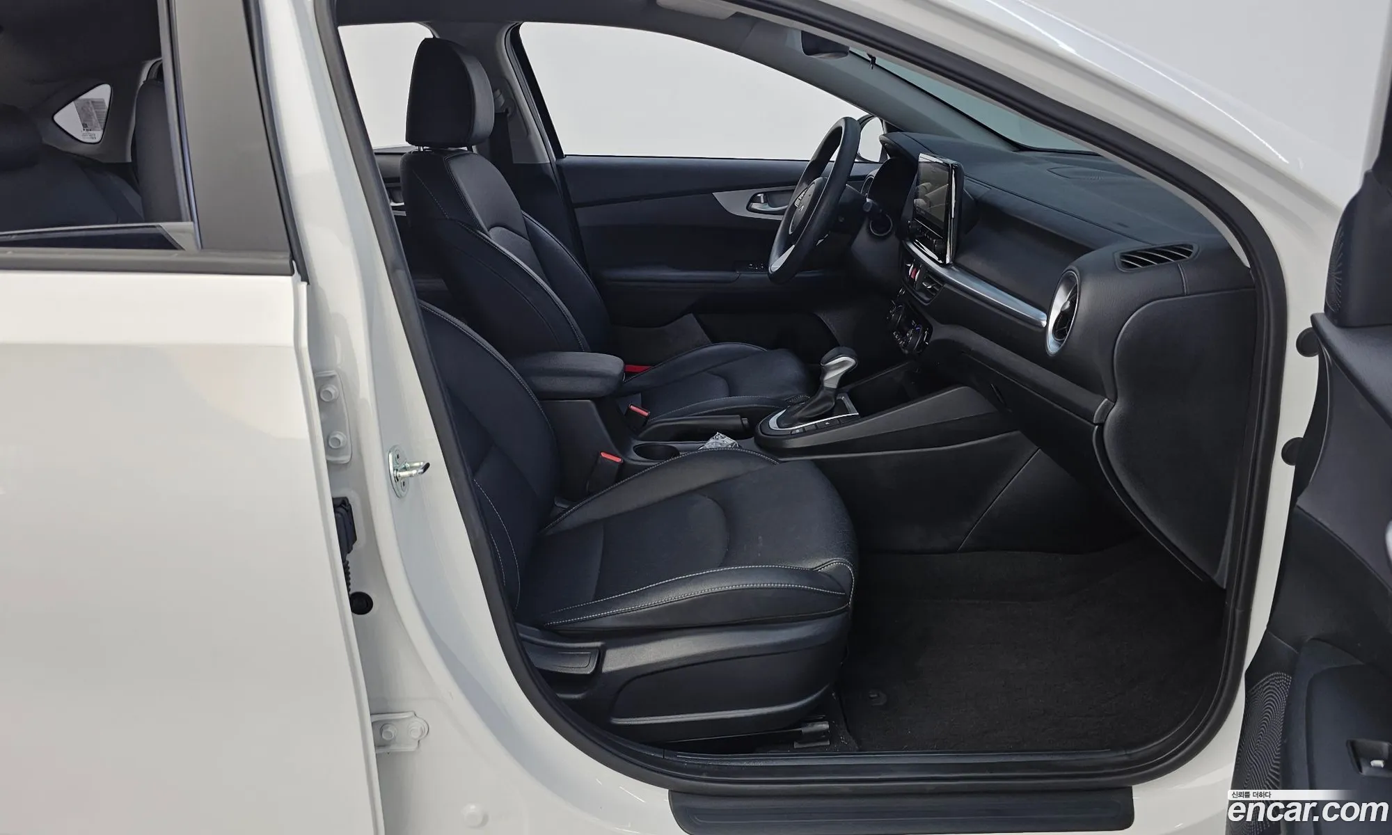 Kia K3 2023 KNAF141BEPA958531 — 24