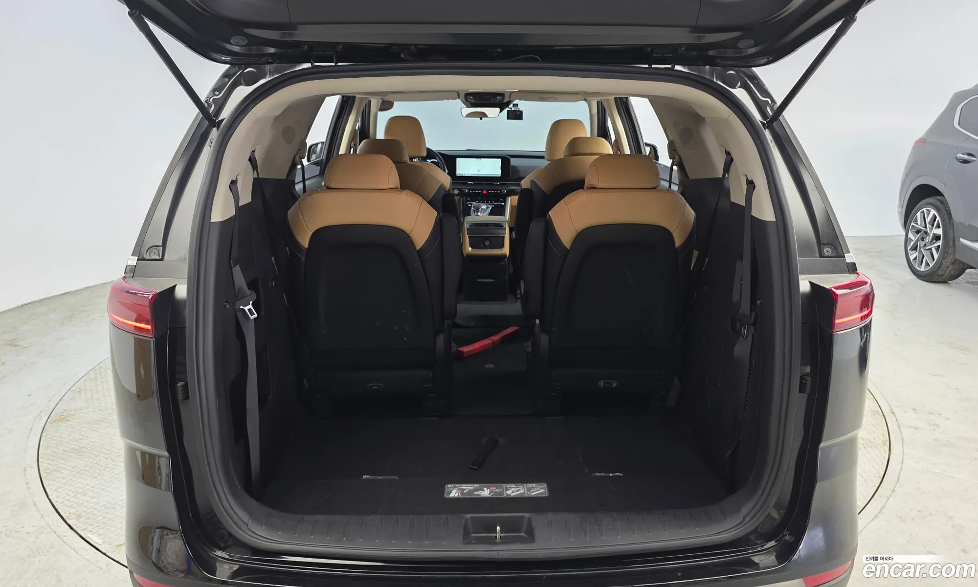 Kia Carnival 2022 KNANB81BBPS197902 — 17