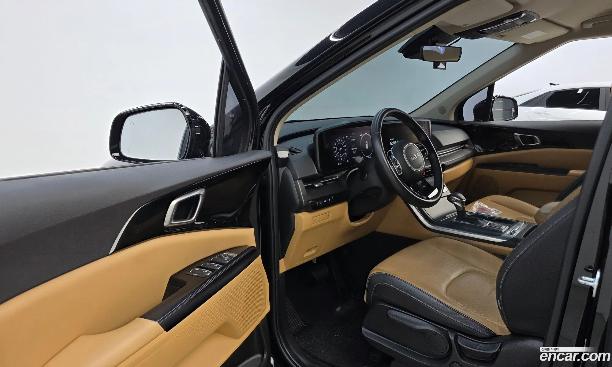 Kia Carnival 2022 KNANB81BBPS197902 — 16