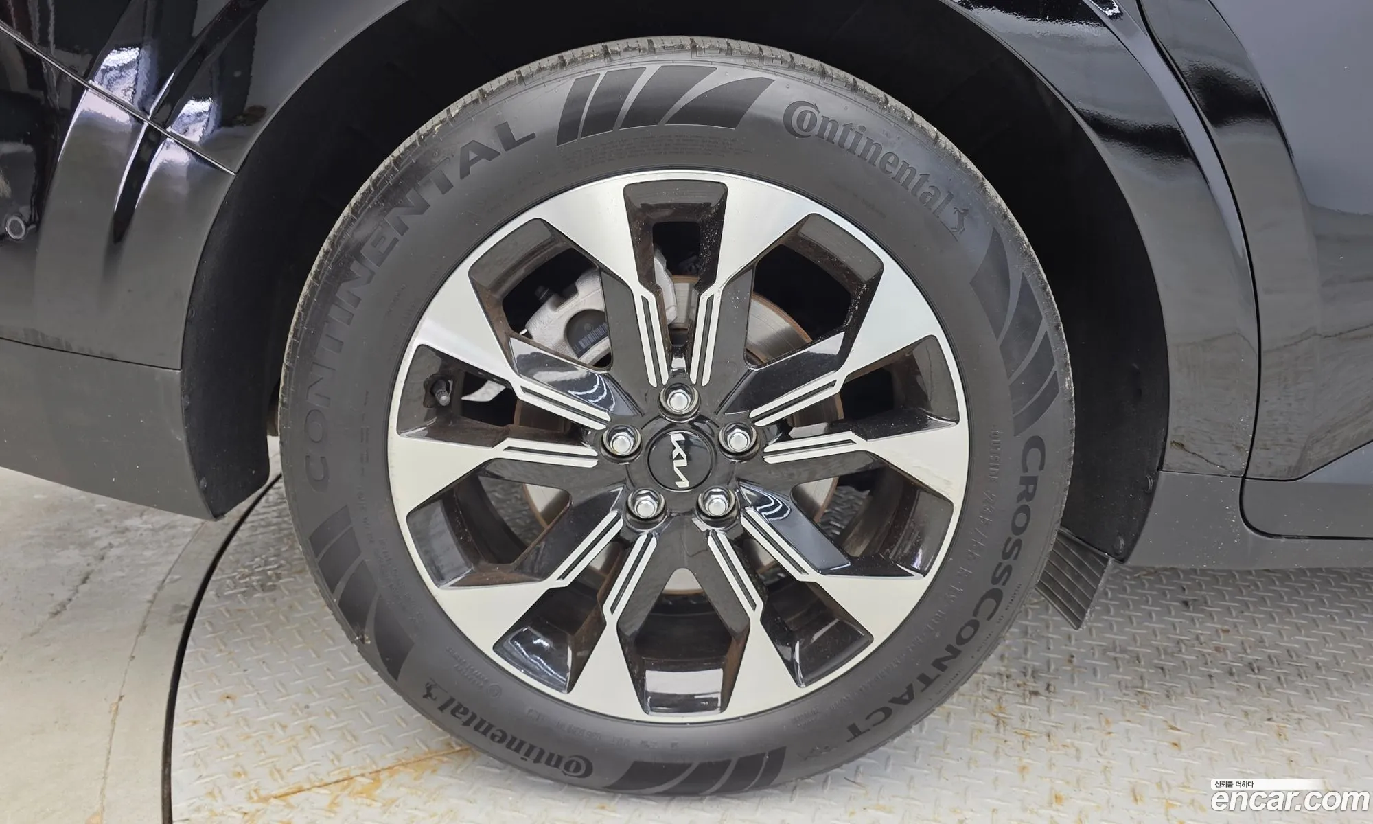 Kia Carnival 2023 KNANE813BPS317458 — 25