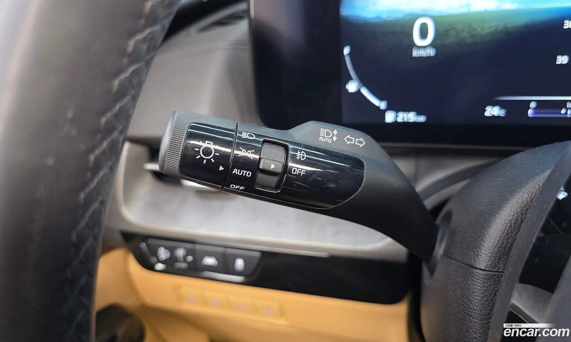 Kia Carnival 2023 KNANE813BPS317458 — 3
