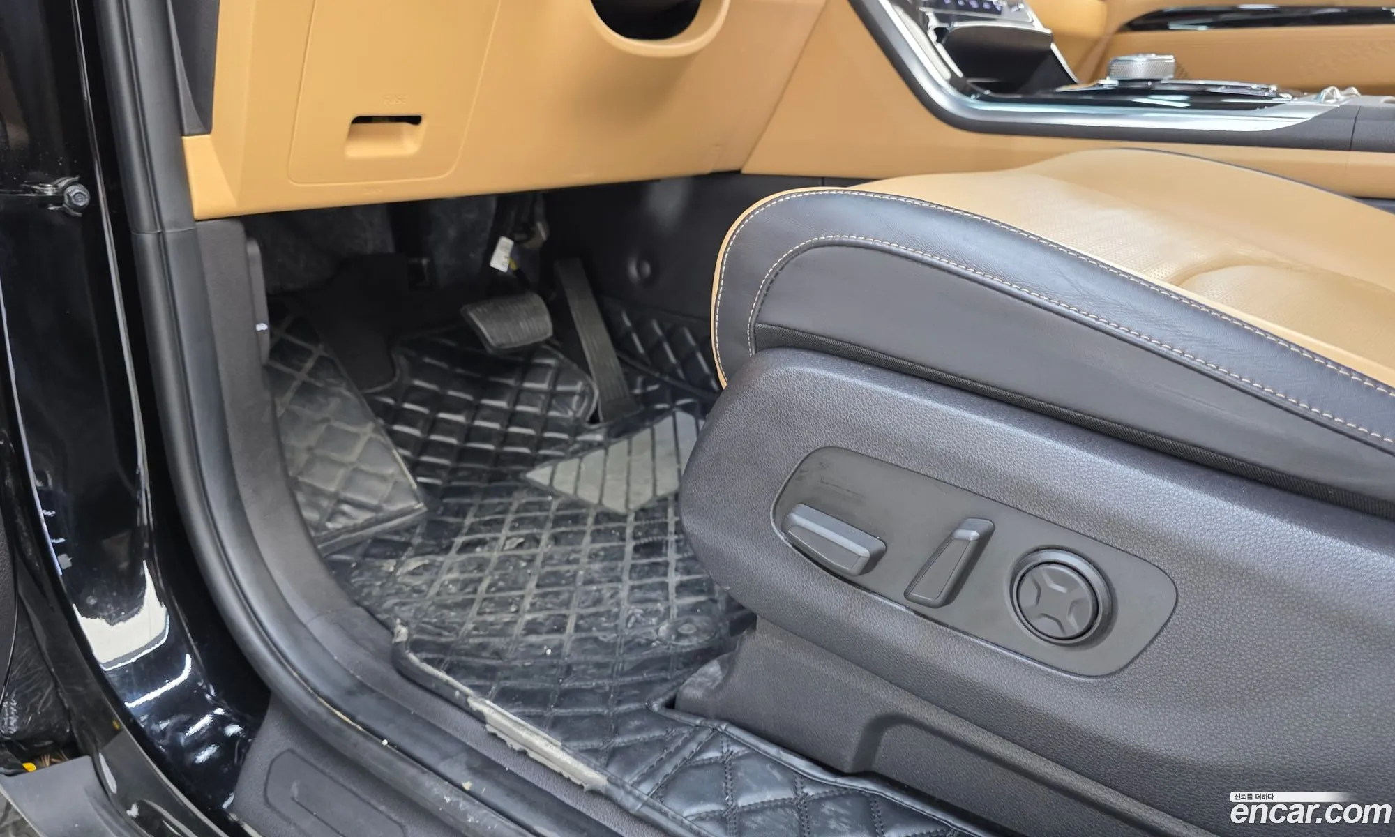 Kia Carnival 2023 KNANE813BPS317458 — 5