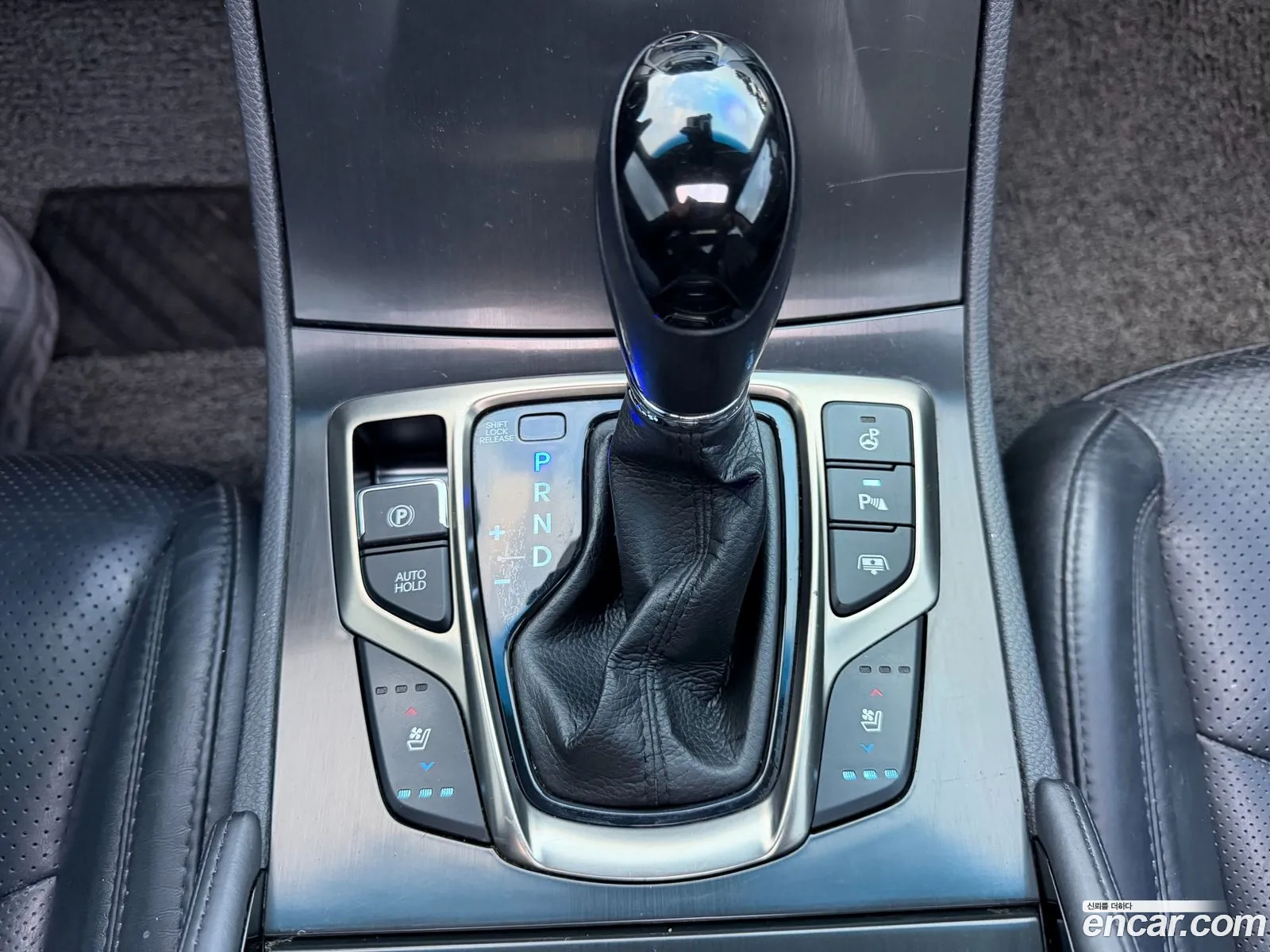 Hyundai Grandeur HG 2013 — 17