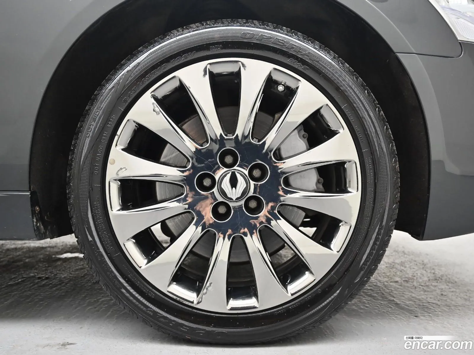 KG Mobility (SsangYong) Chairman W 2012 — 12