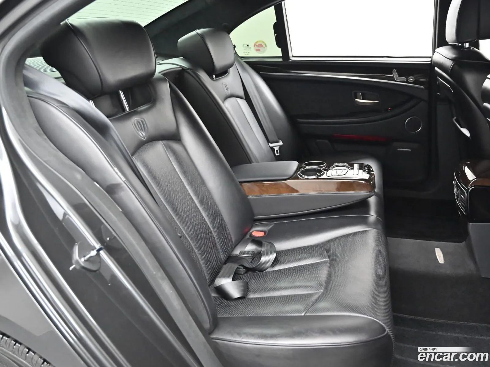 KG Mobility (SsangYong) Chairman W 2012 — 10