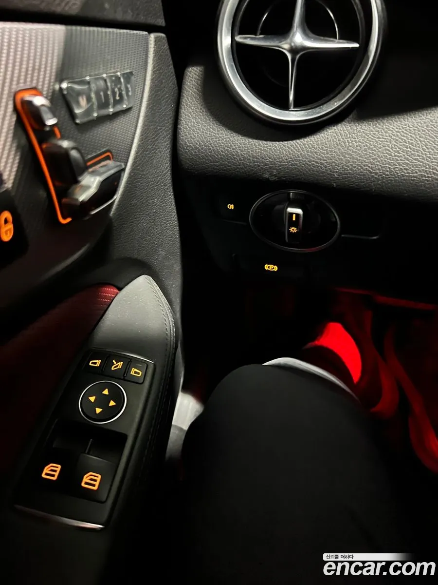Mercedes-Benz SLC-Class R172 2017 — 9