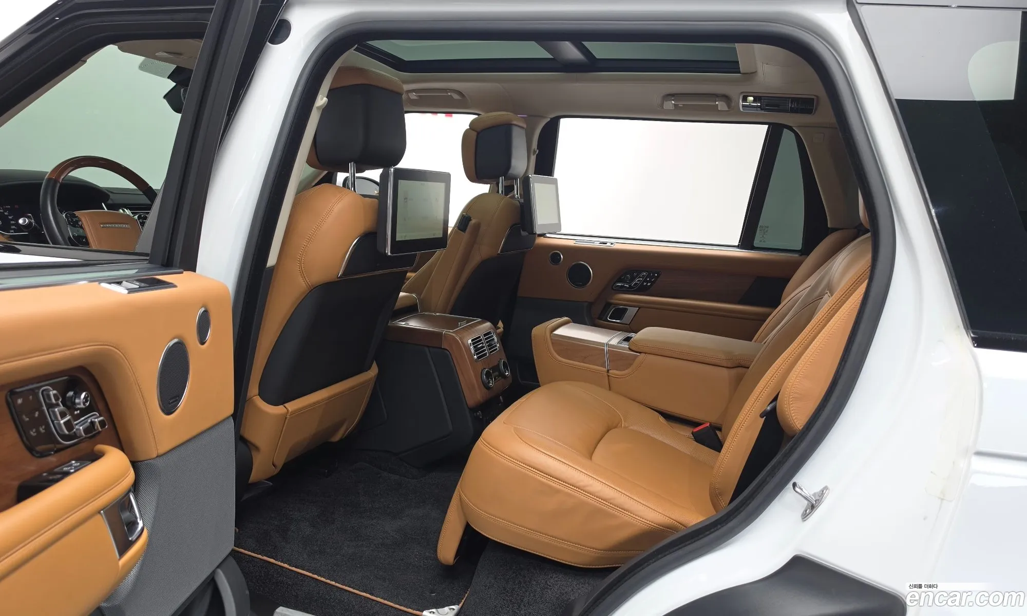 Land Rover Range Rover 2019 SALGA3BJXKA535426 — 9