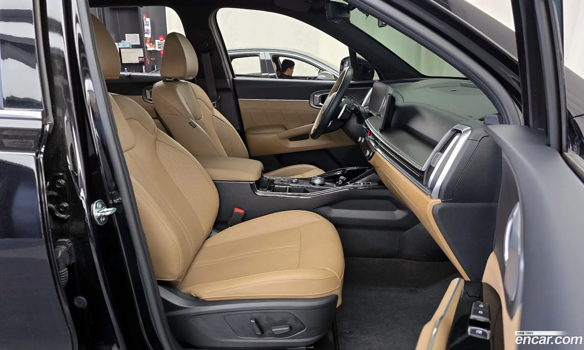 Kia Sorento 2024 KNARM81FGRA261881 — 8