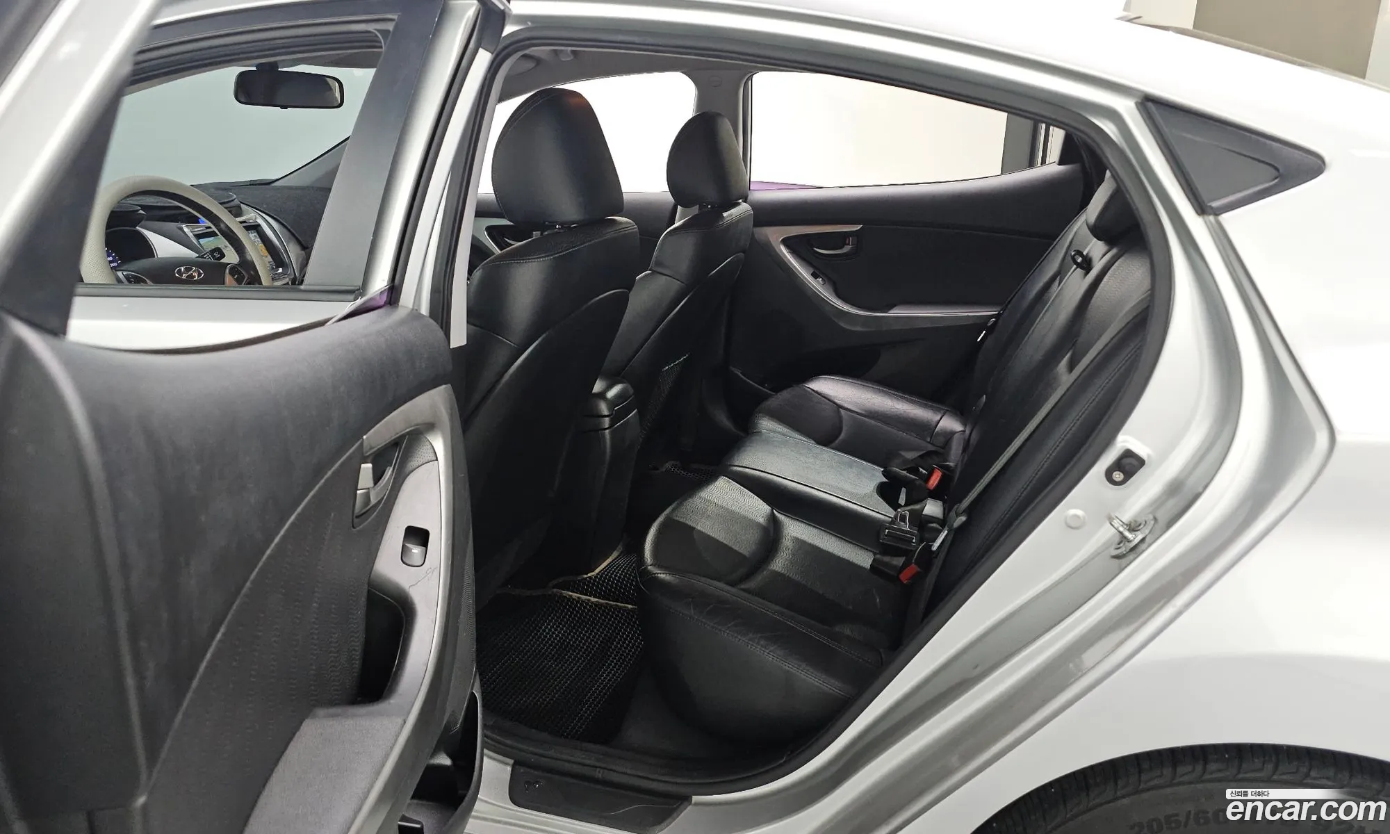 Hyundai Elantra MD 2011 — 12