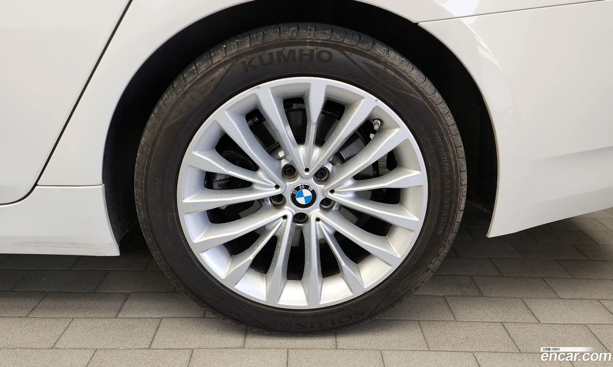 BMW 5 Series 2022 WBA11BH02NWX45982 — 23