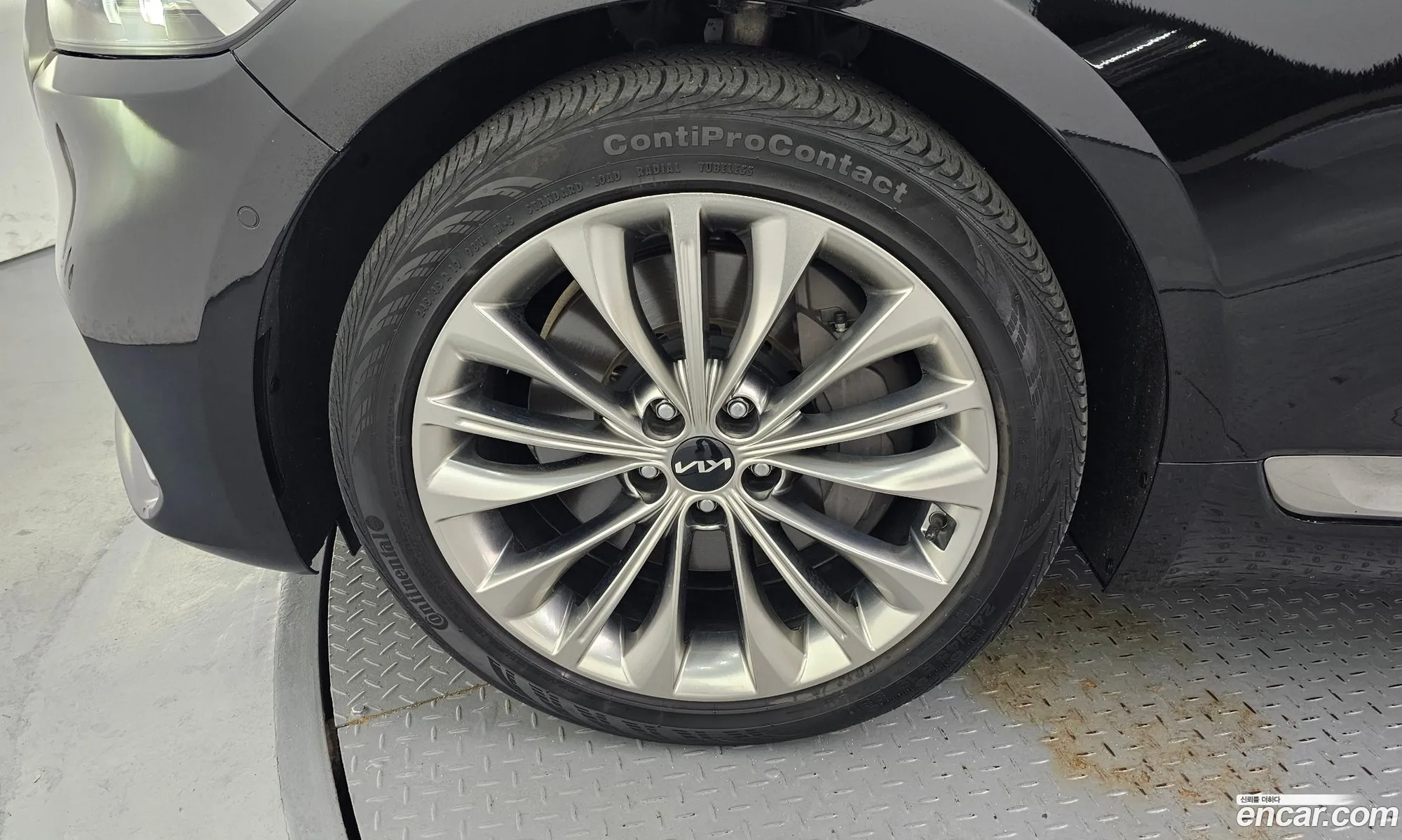 Kia K9 2021 — 9