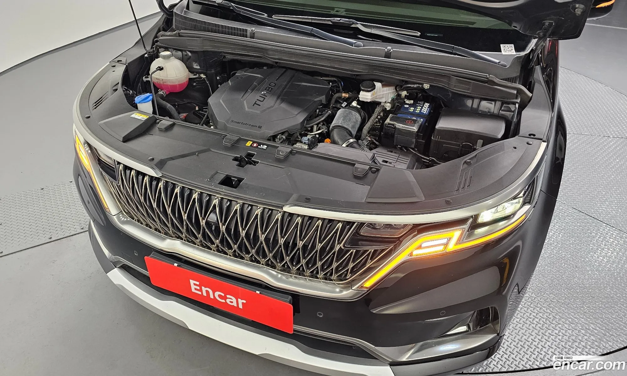 Kia Carnival 2023 KNANE81BBPS296361 — 4
