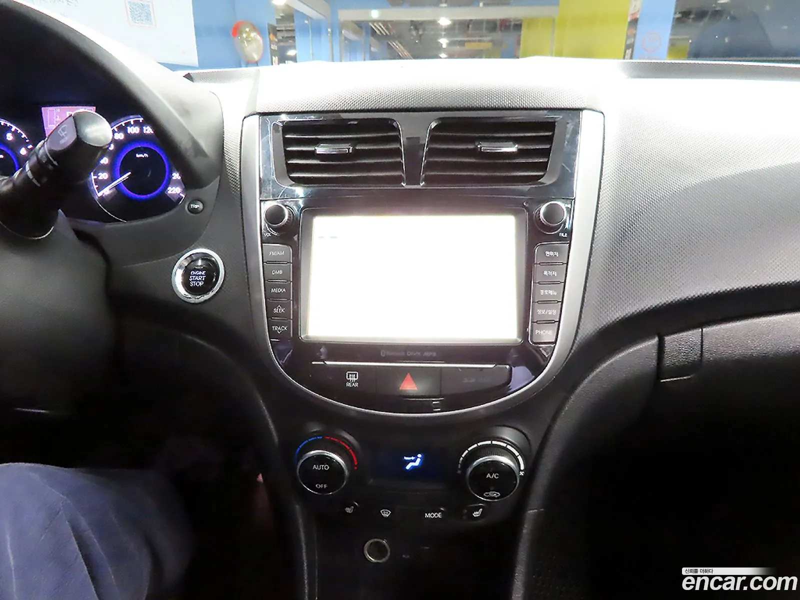 Hyundai Accent 2015 — 15