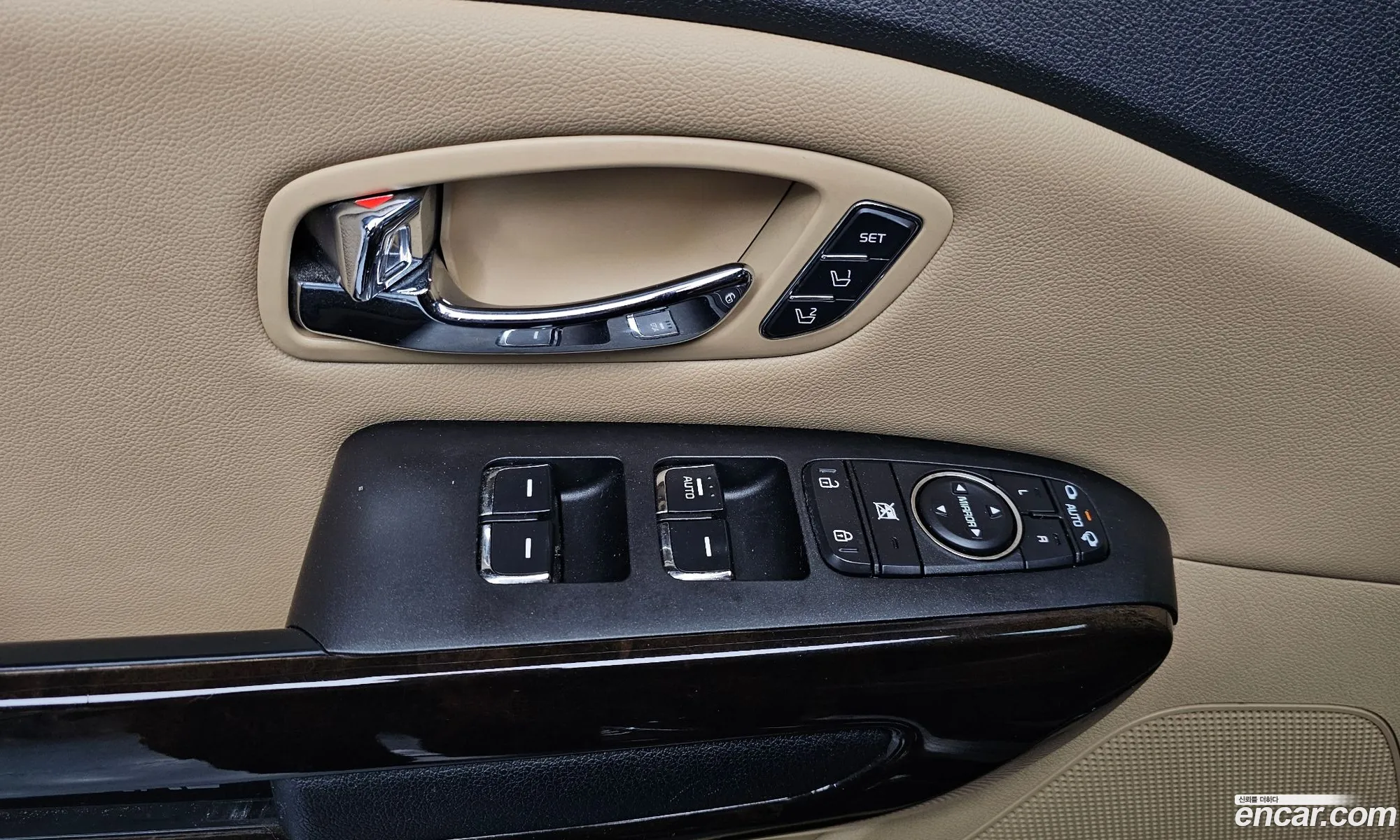 Kia Carnival 2018 KNAME81ABKS522848 — 28
