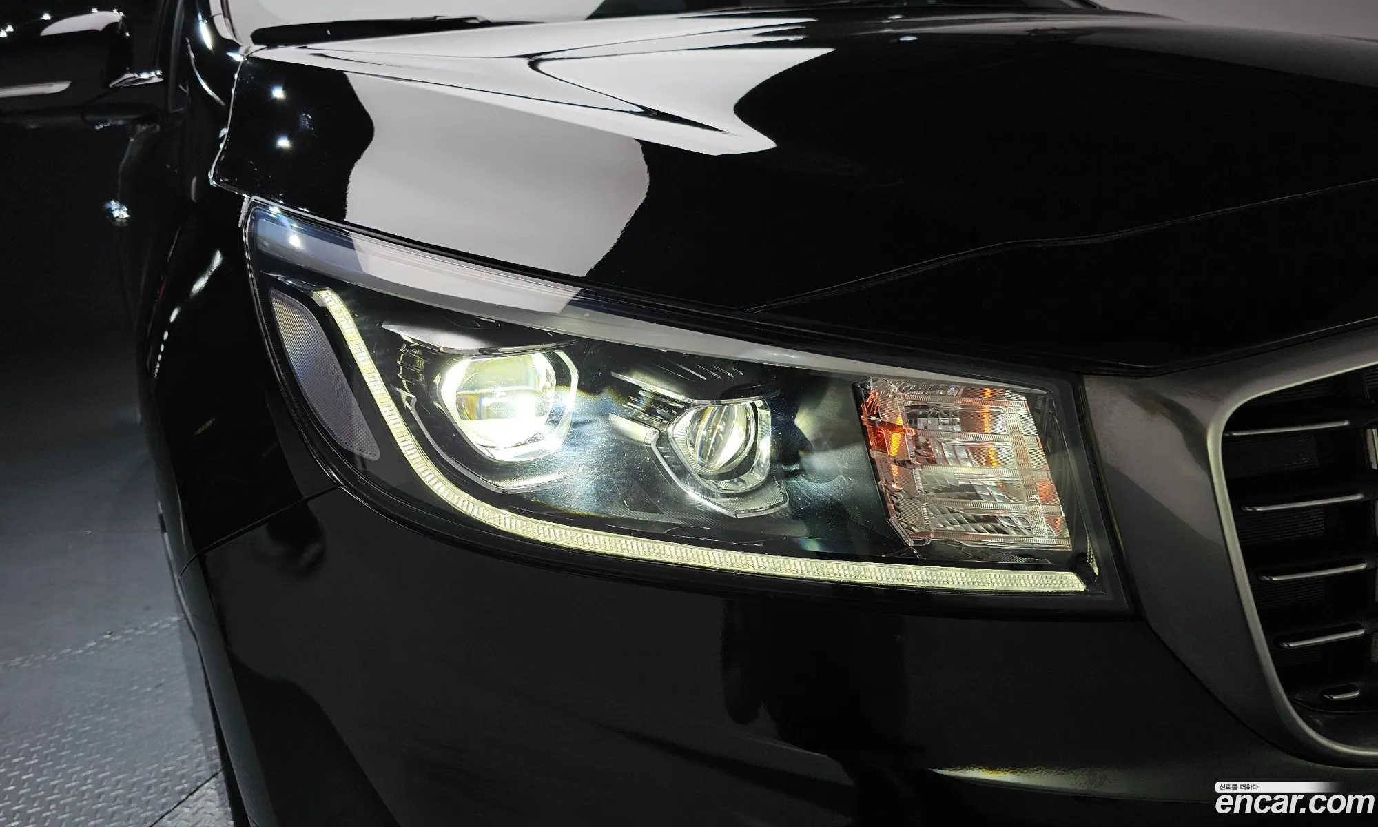 Kia Carnival 2018 KNAME81ABKS522848 — 21