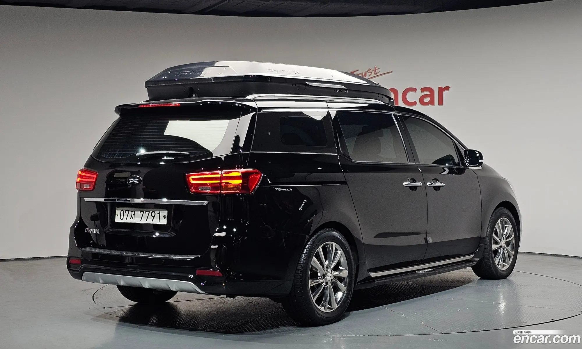 Kia Carnival 2018 KNAME81ABKS522848 — 32