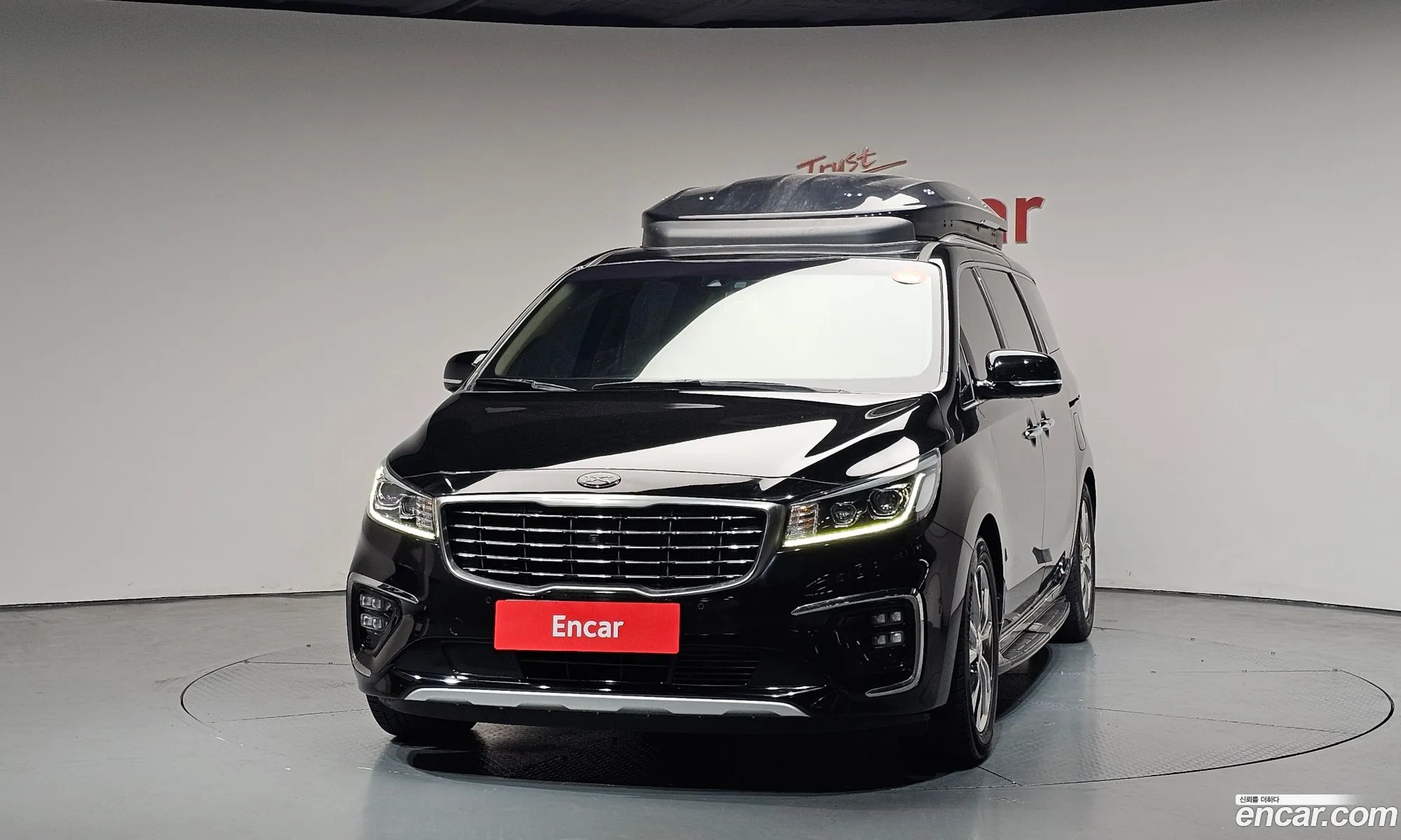 Kia Carnival 2018 KNAME81ABKS522848 — 10
