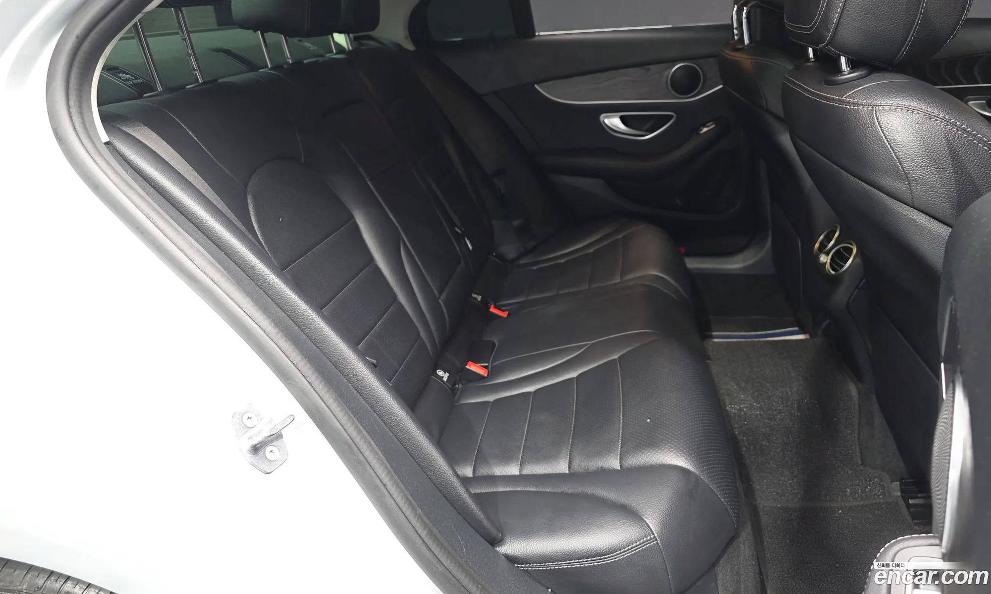 Mercedes-Benz C-Class W205 2019 — 25