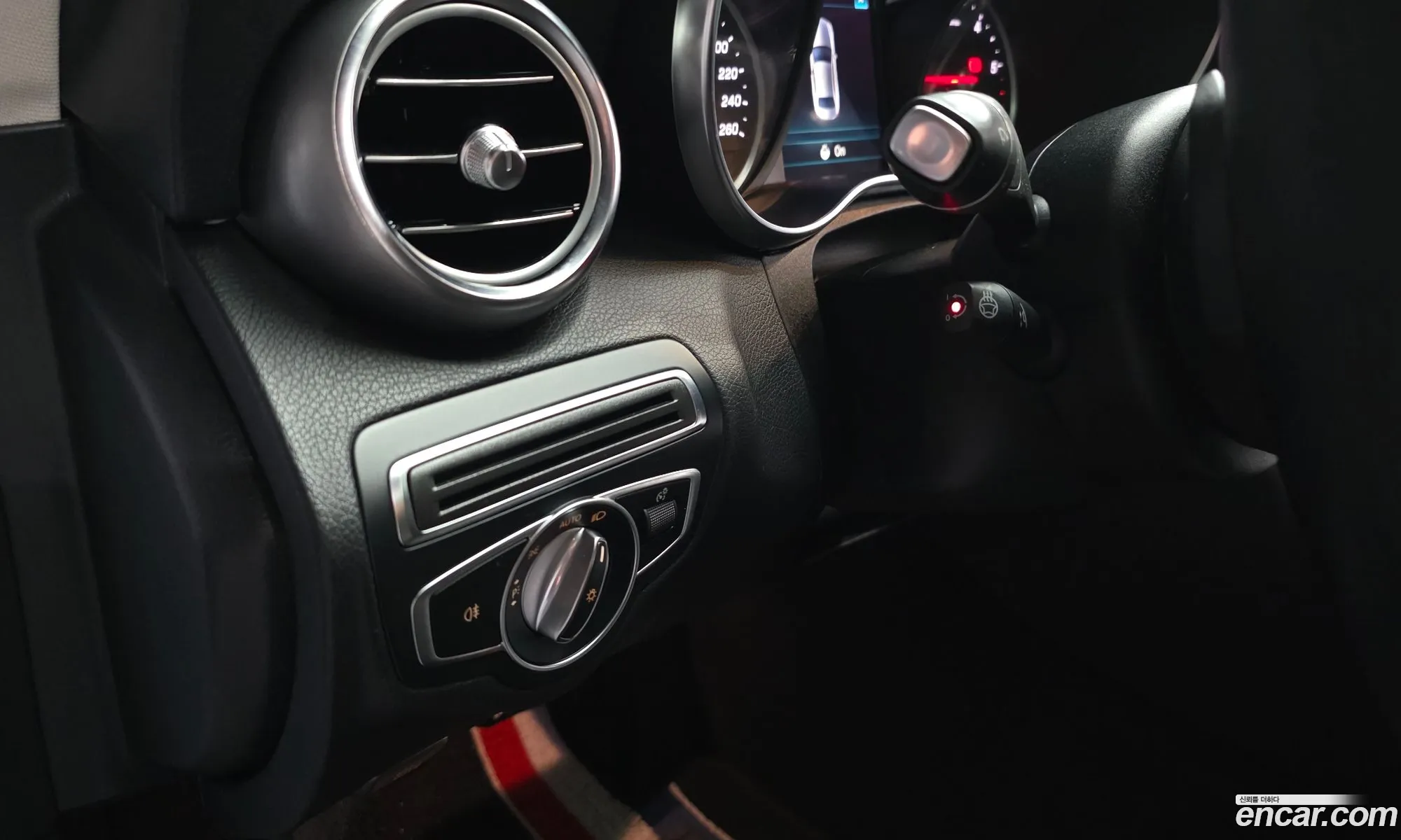 Mercedes-Benz C-Class W205 2019 — 23