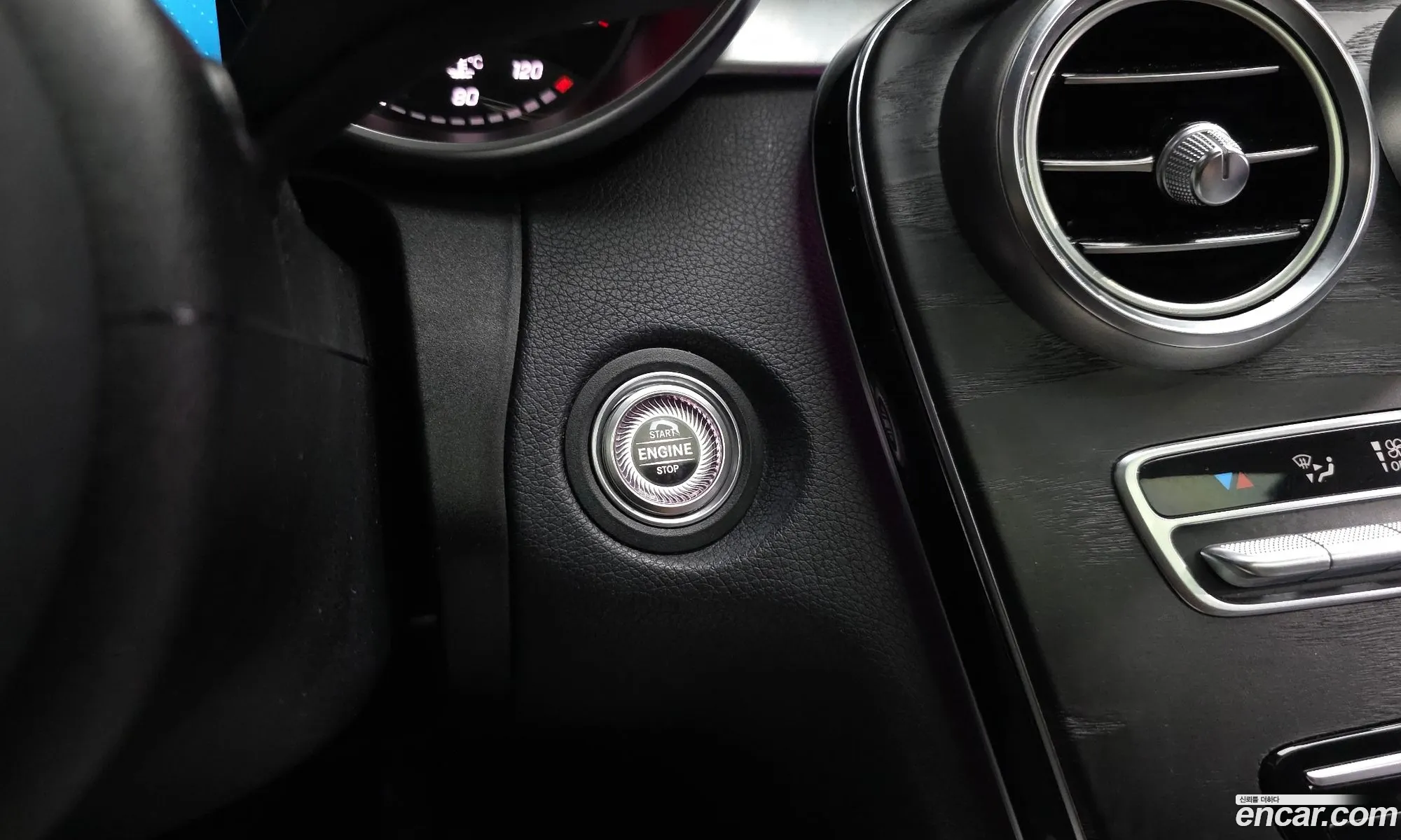 Mercedes-Benz C-Class W205 2019 — 30