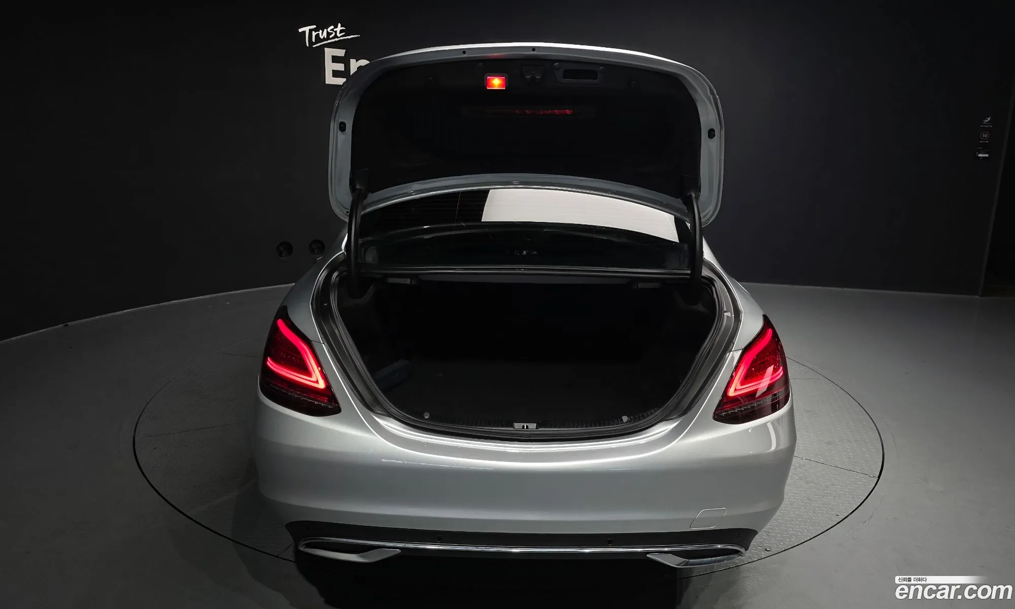 Mercedes-Benz C-Class W205 2019 — 21