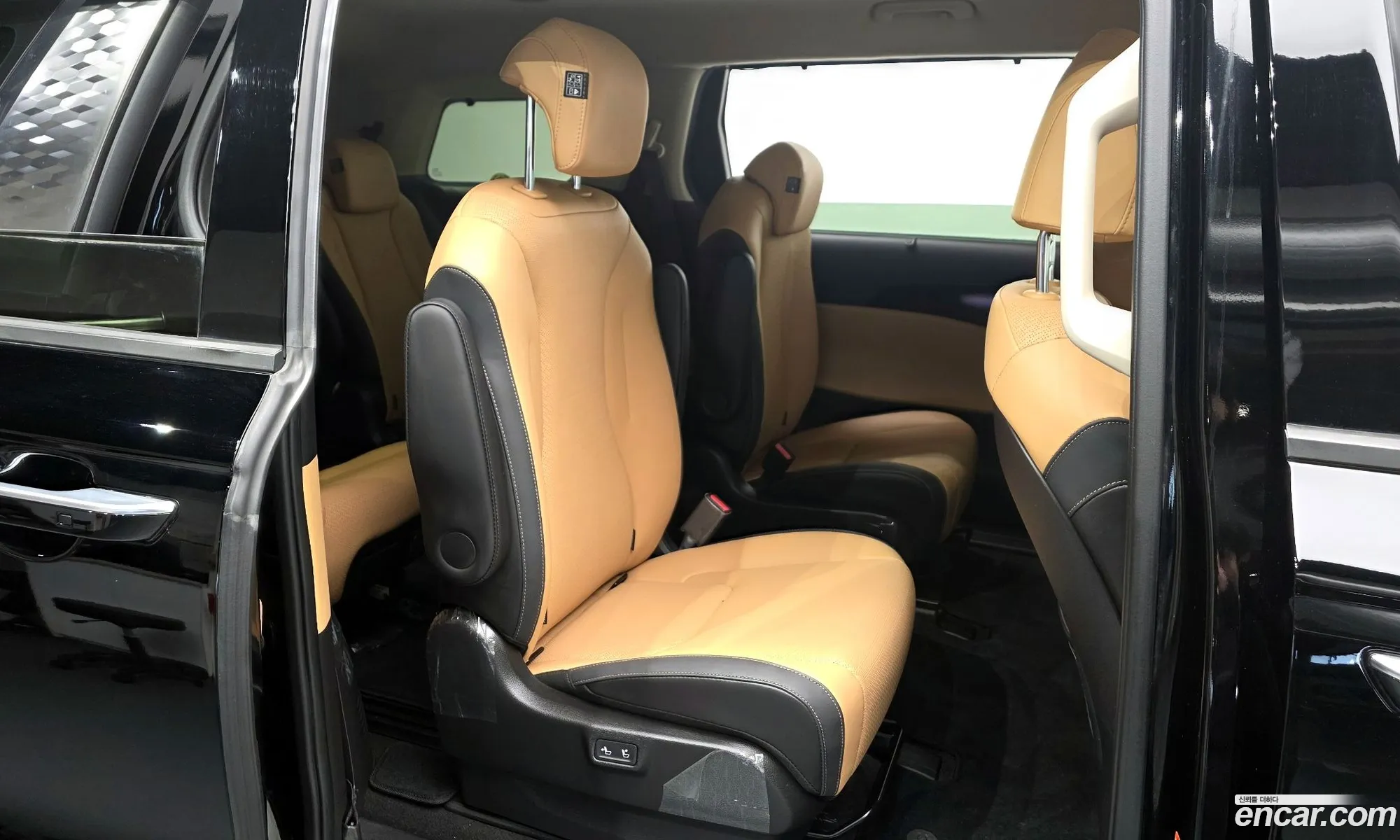 Kia Carnival 2022 KNANE81BBPS236583 — 12