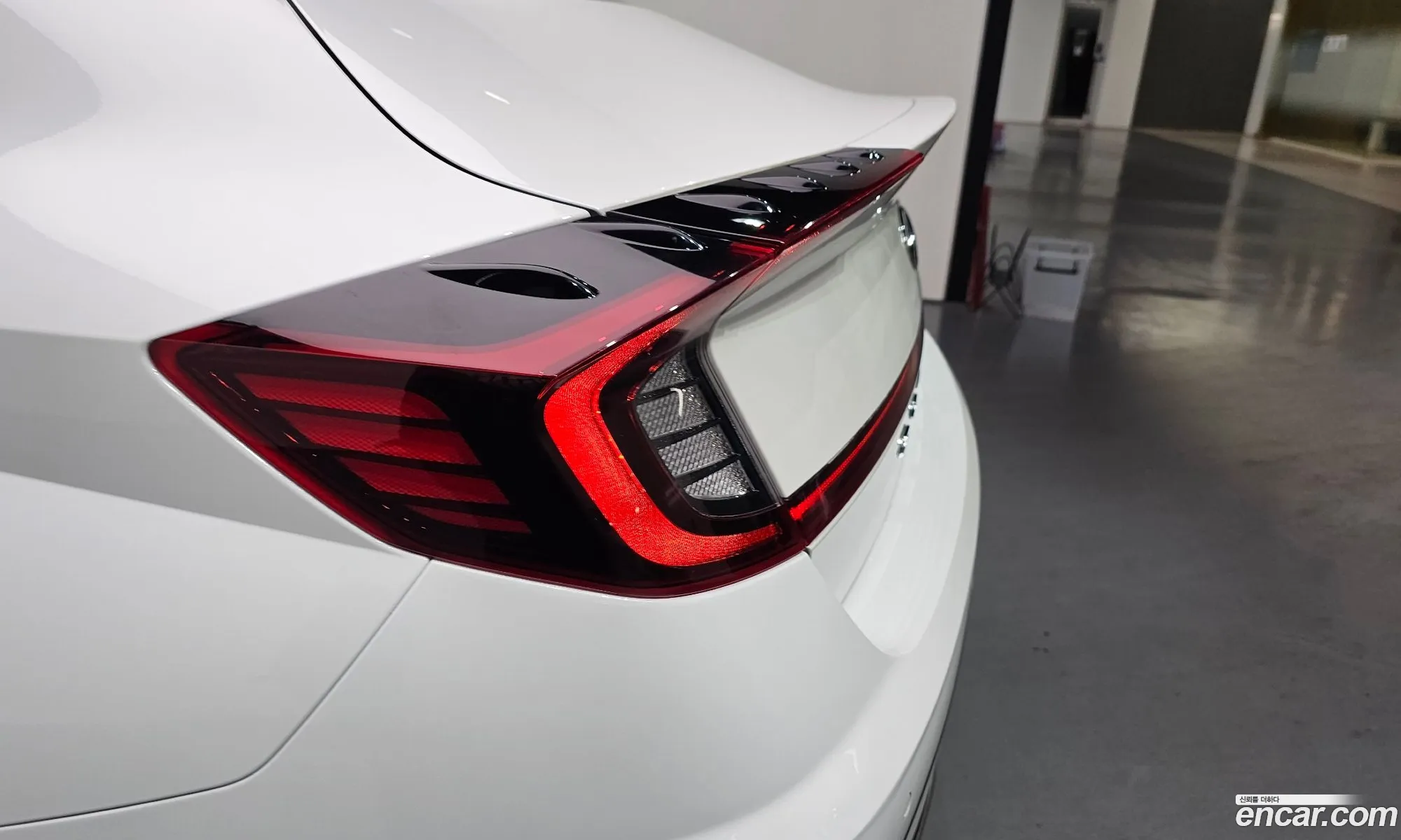 Hyundai Sonata 2019 KMHL141EBLA002864 — 3