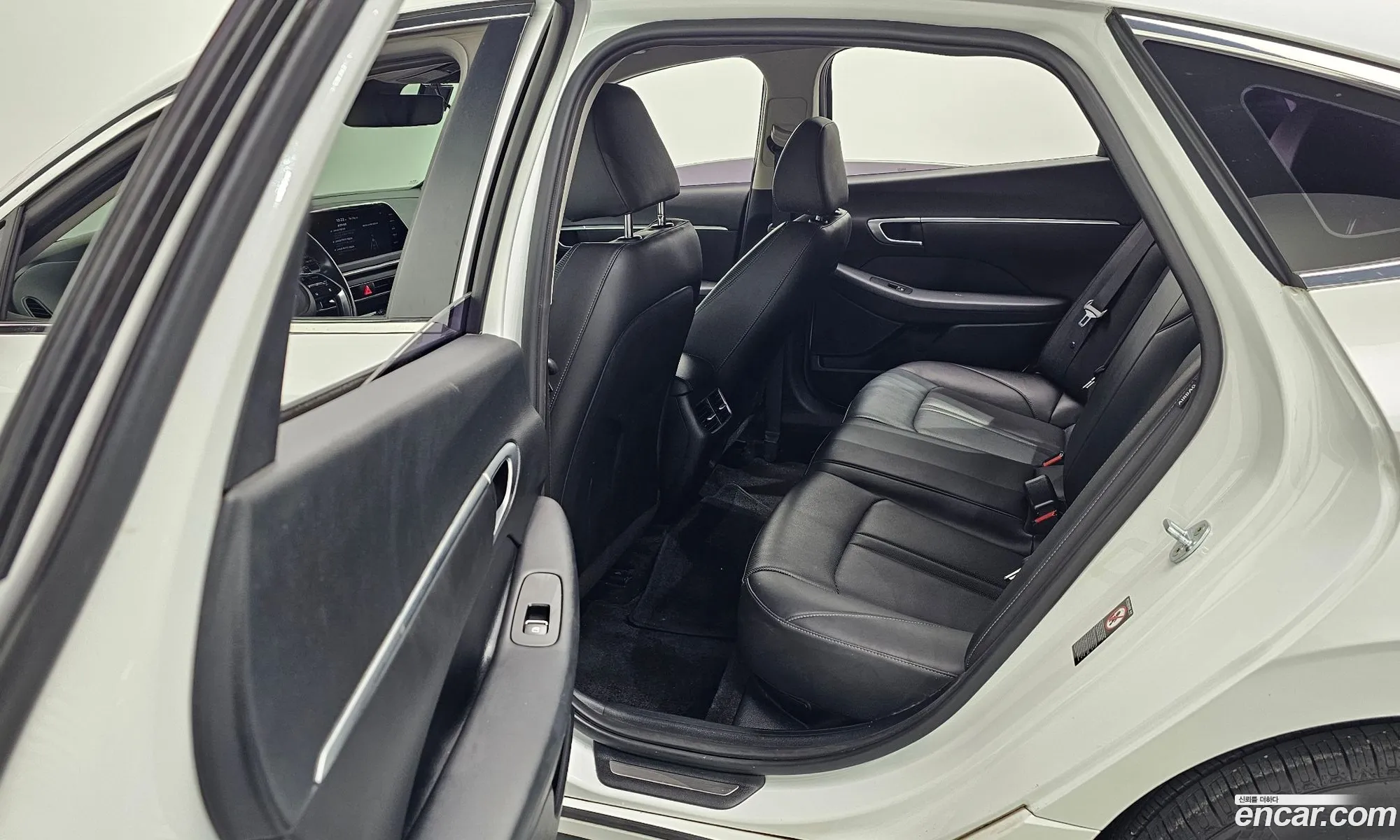 Hyundai Sonata 2019 KMHL141EBLA002864 — 18