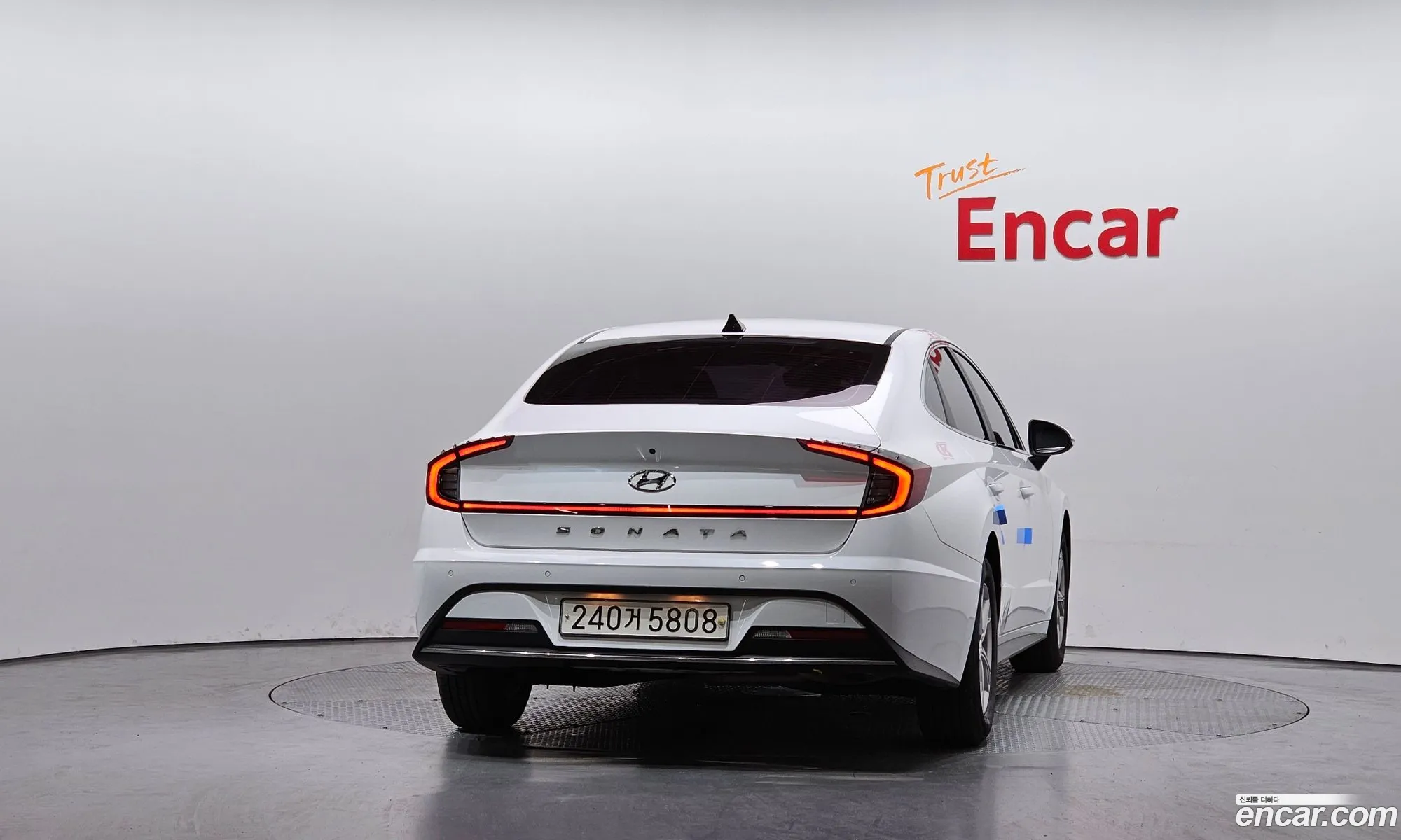 Hyundai Sonata 2019 KMHL141EBLA002864 — 17
