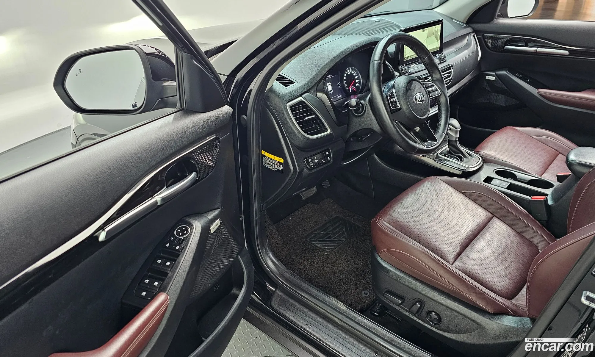 Kia Seltos 2020 KNAET812GLK084368 — 13