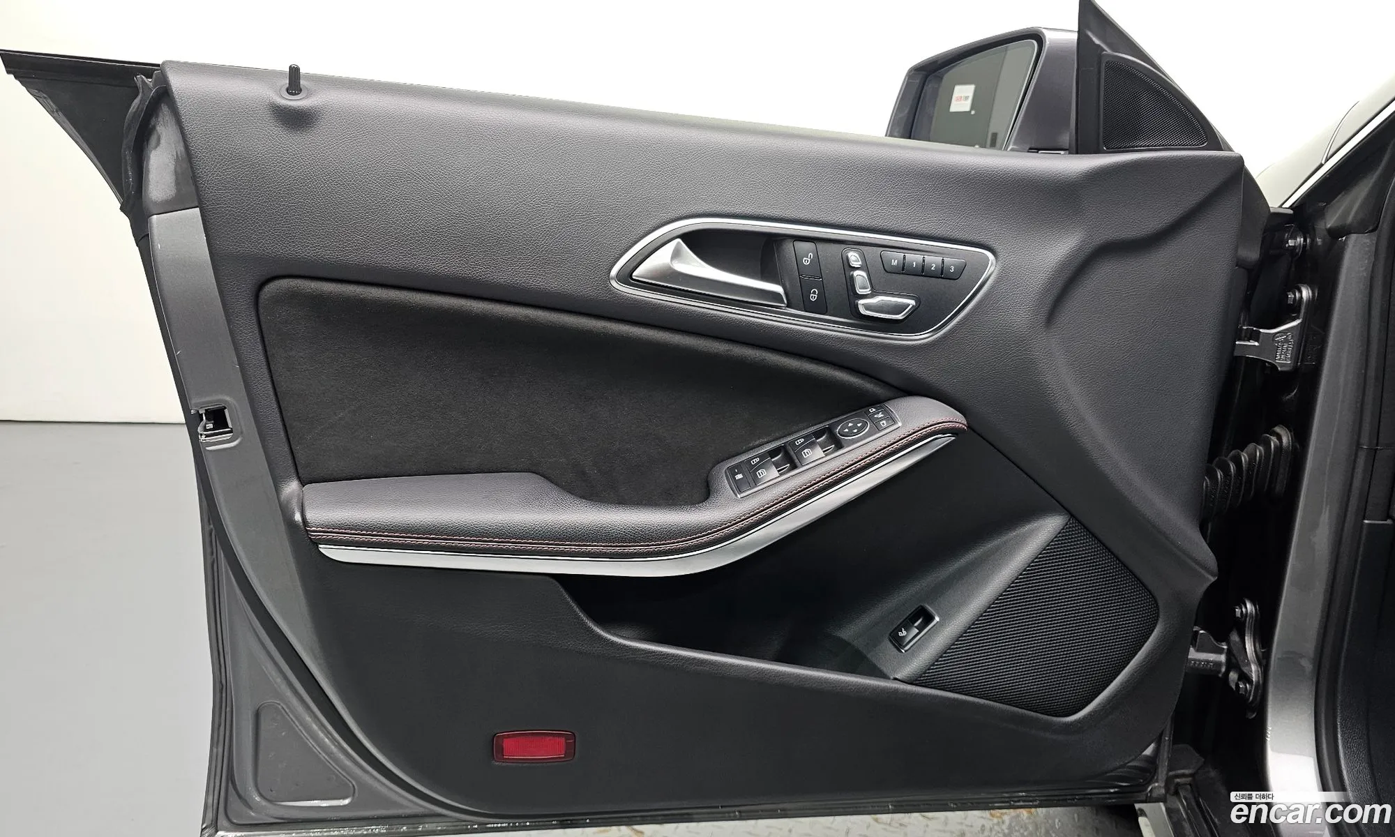 Mercedes-Benz CLA-Class C117 2017 — 23