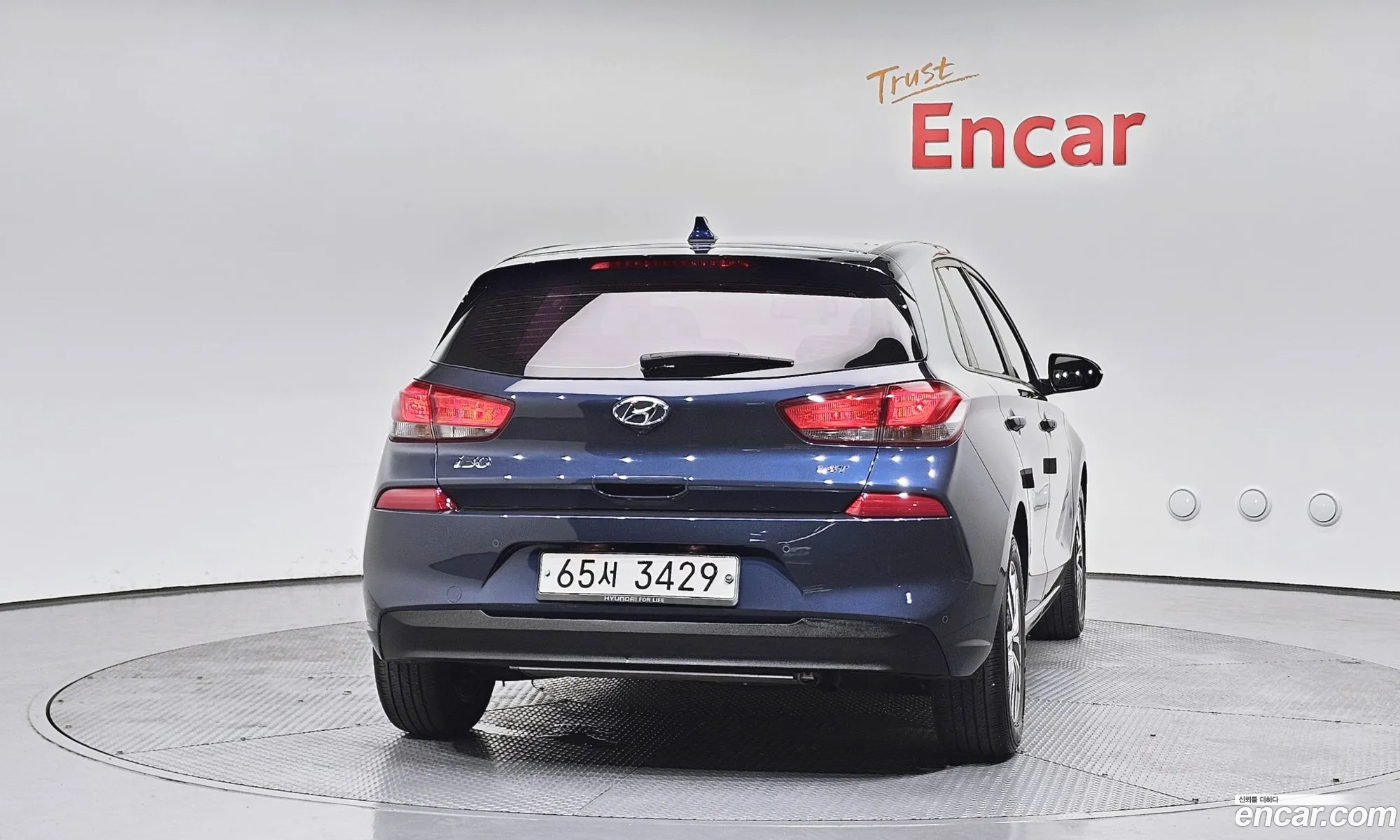 Hyundai i30 2017 KMHH151AGJU025066 — 5