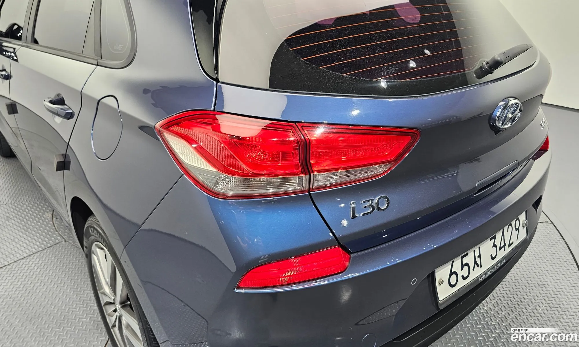 Hyundai i30 2017 KMHH151AGJU025066 — 8