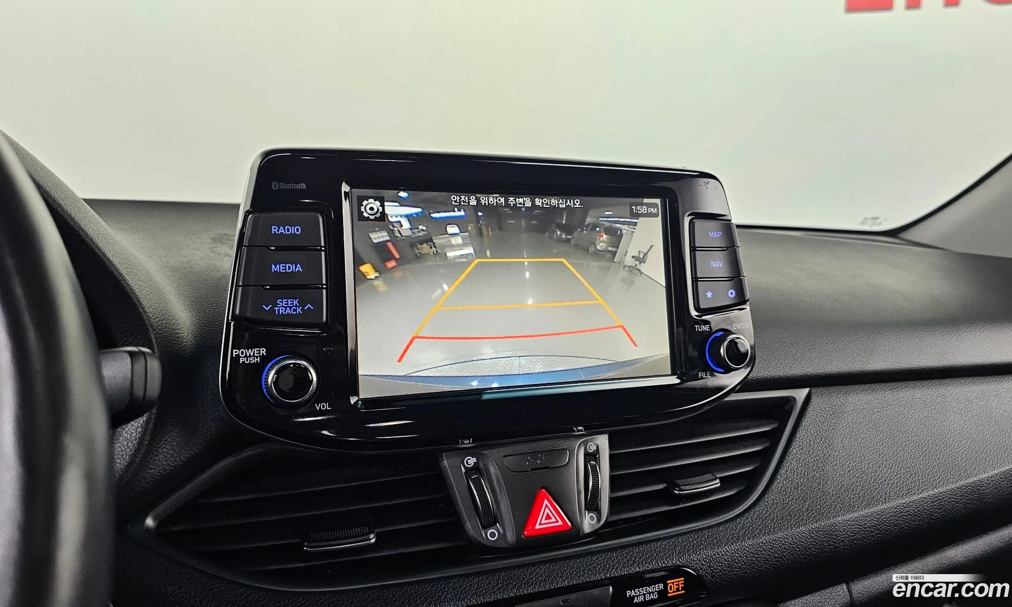Hyundai i30 2017 KMHH151AGJU025066 — 2