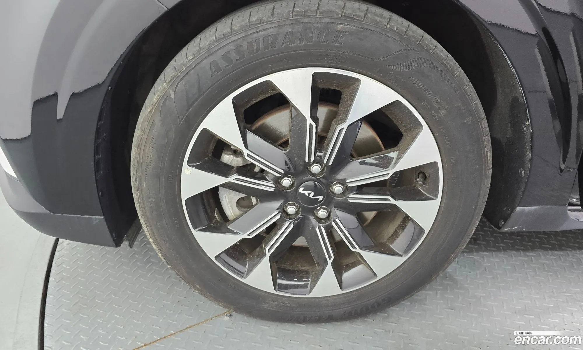 Kia Carnival 2023 KNANC81BBPS317173 — 13