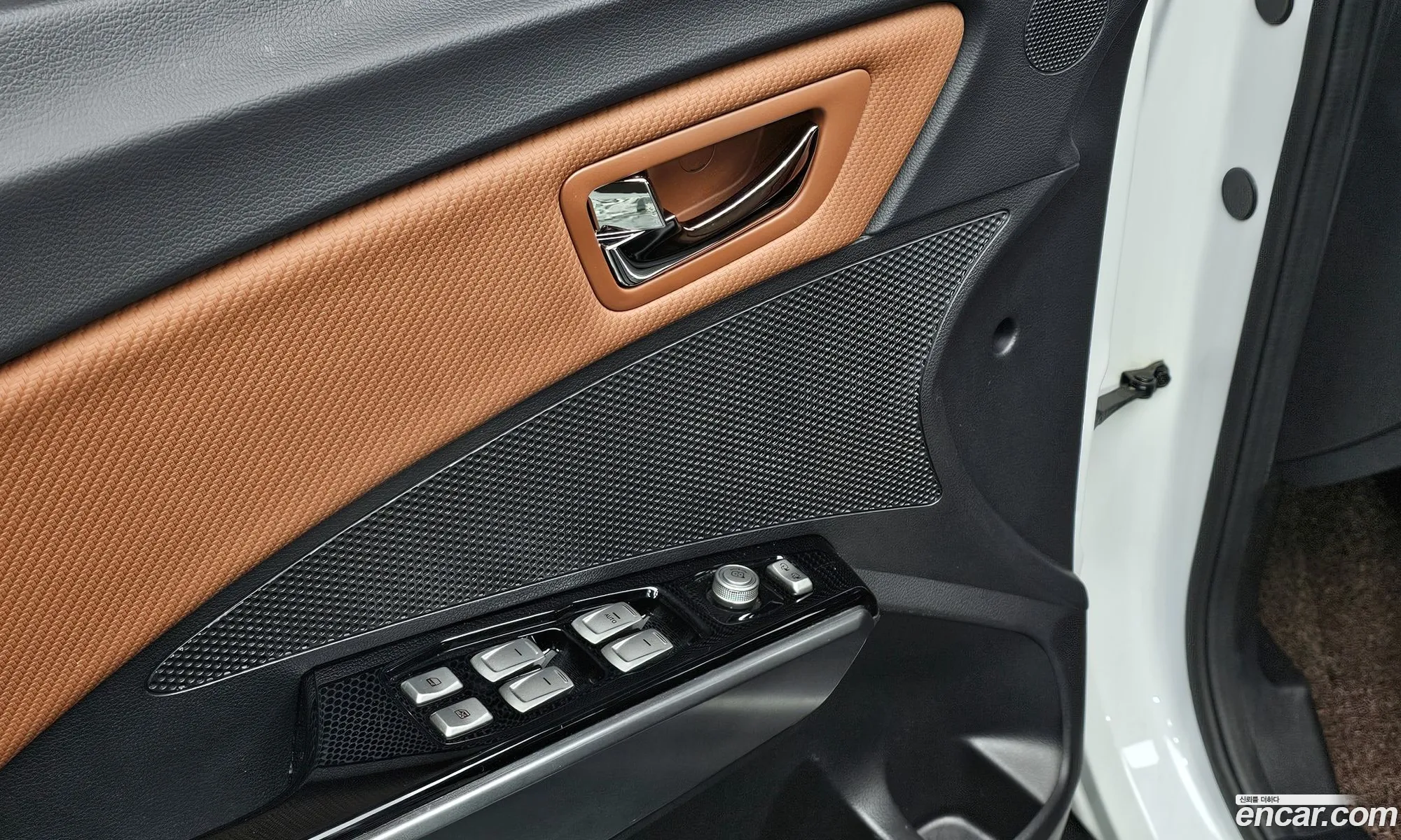 KG Mobility (SsangYong) Tivoli Armour 2018 — 22