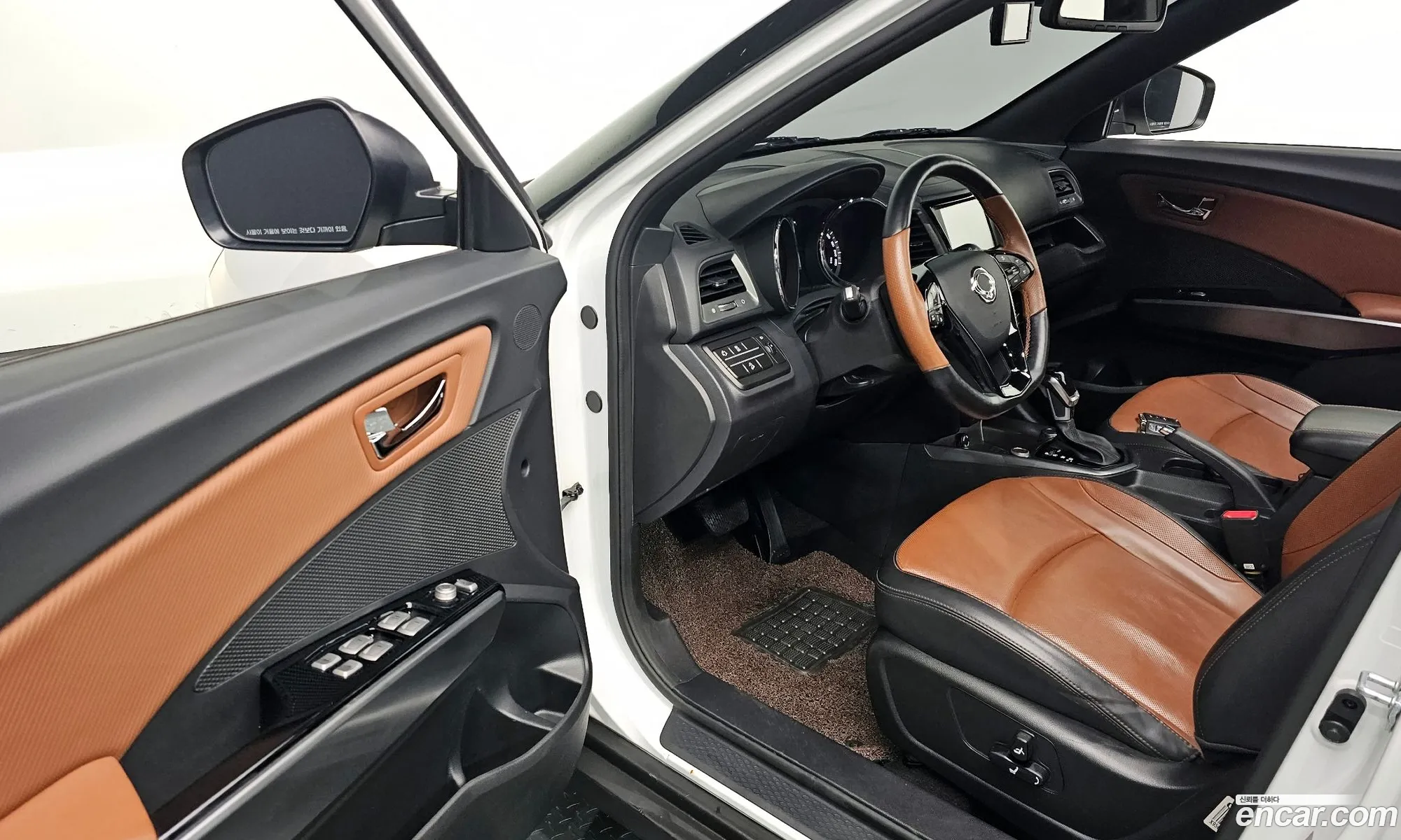 KG Mobility (SsangYong) Tivoli Armour 2018 — 19