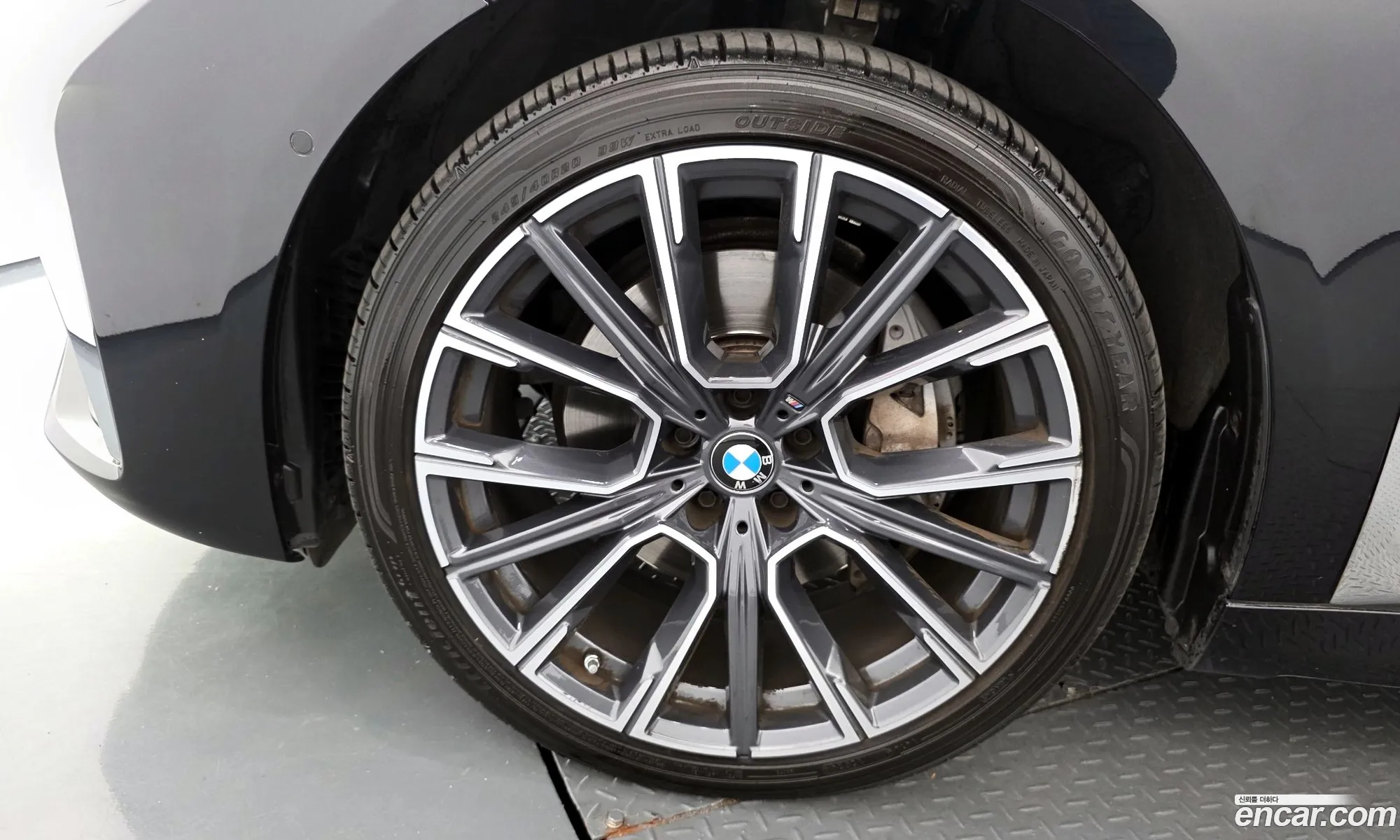 BMW 7 Series 2021 — 17