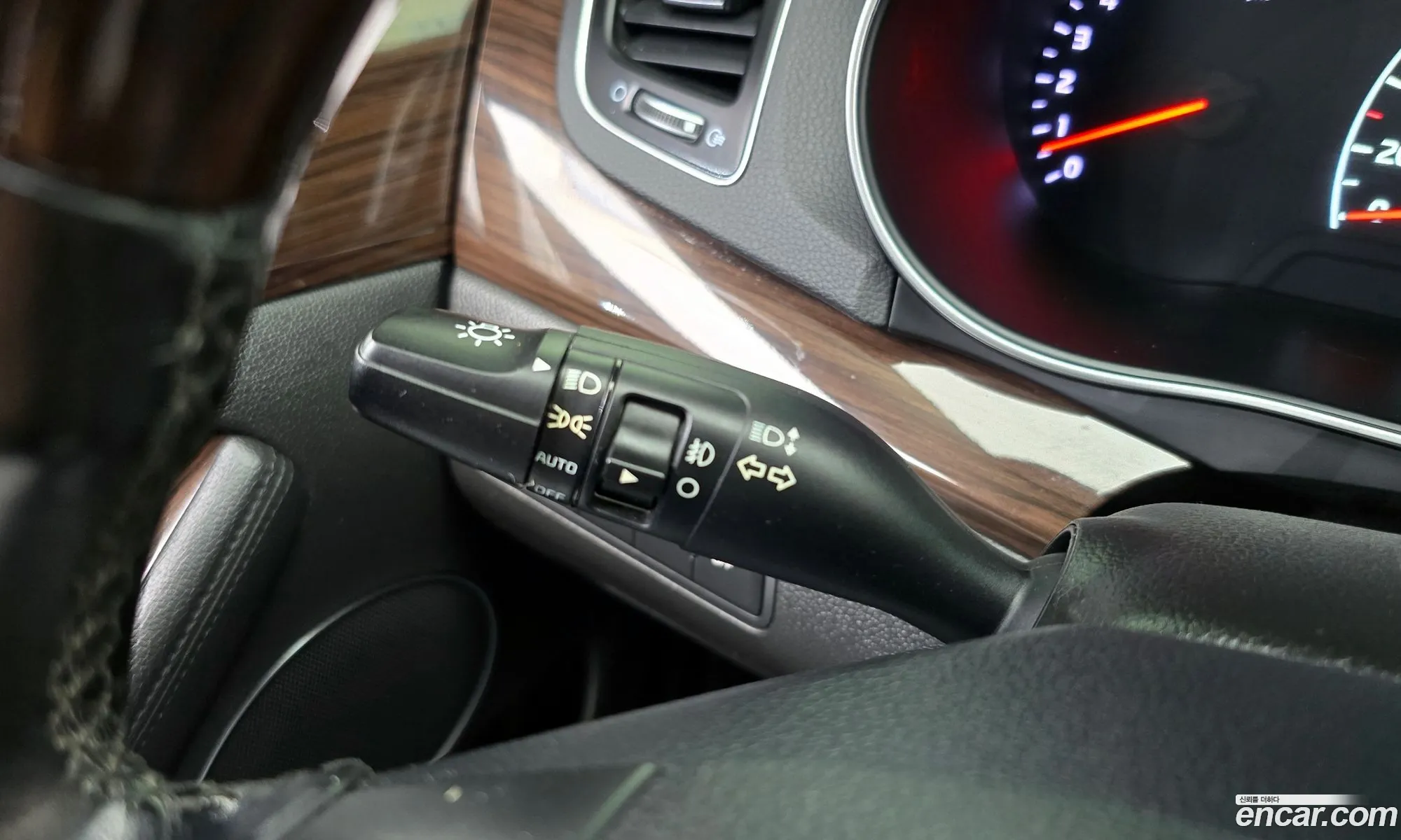 Kia K7 2014 KNALM415BFA190800 — 25