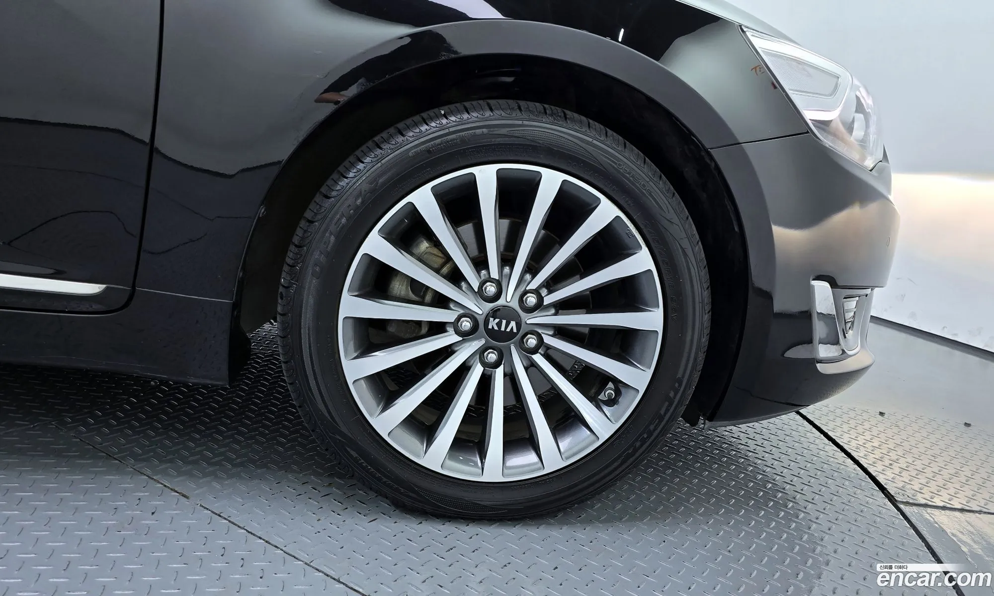 Kia K7 2014 KNALM415BFA190800 — 29