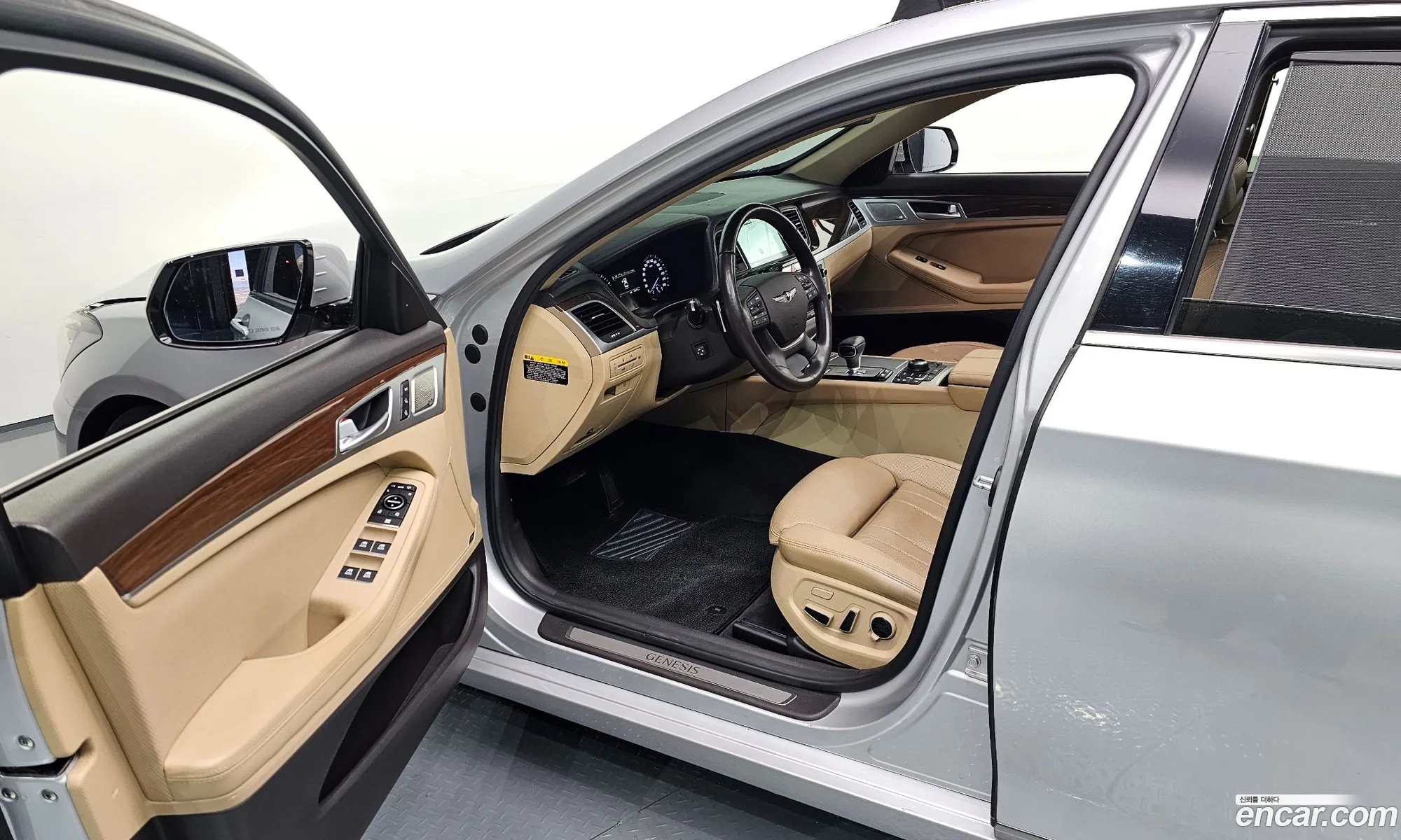 Genesis G80 2017 KMHGM41DBHU215008 — 8