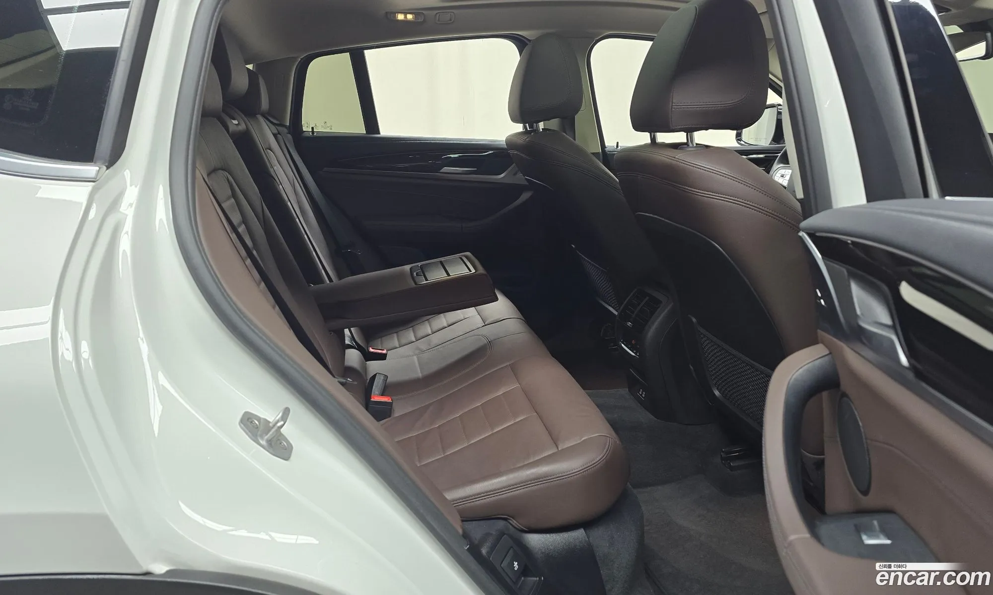 BMW X4 2021 WBAVJ9108M9F99043 — 9