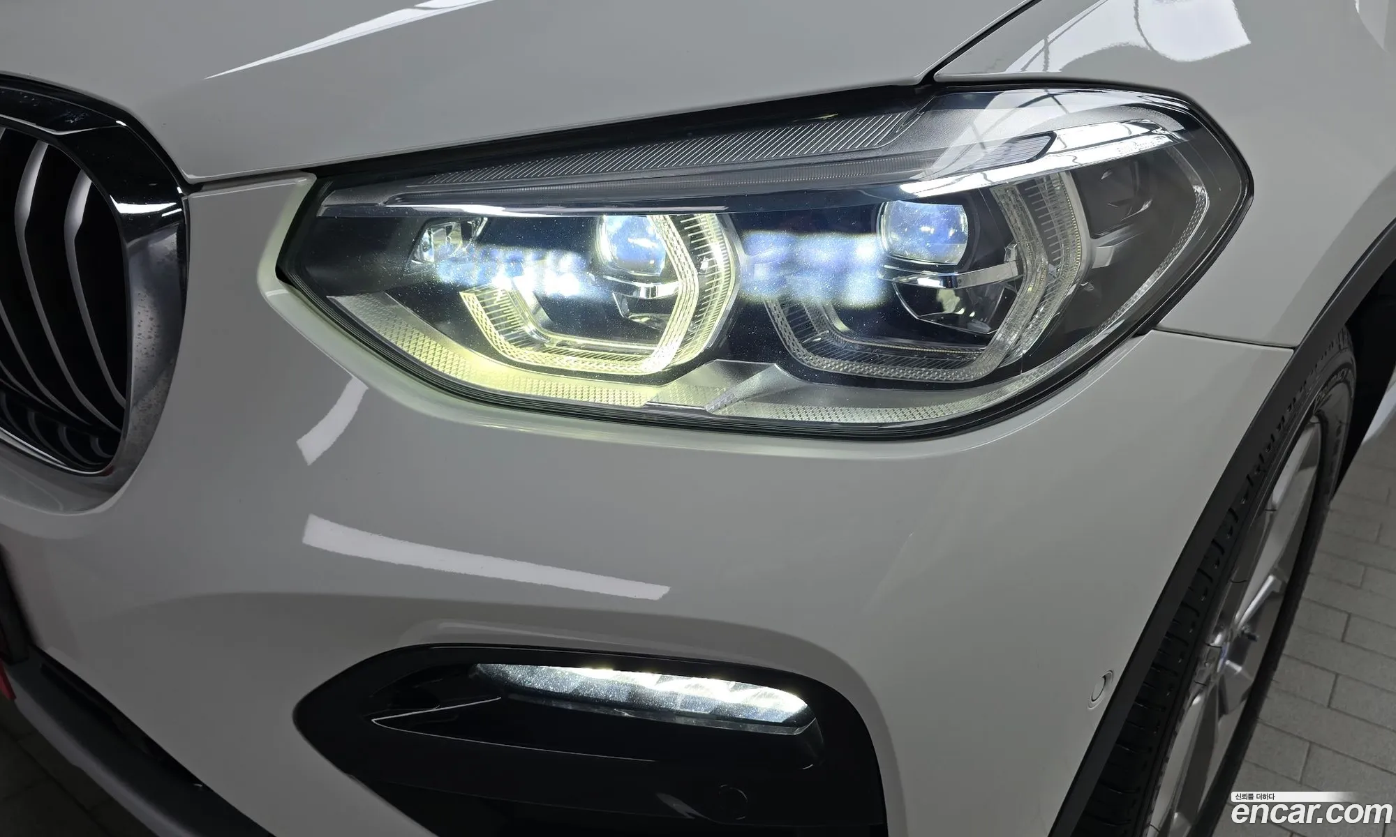 BMW X4 2021 WBAVJ9108M9F99043 — 25