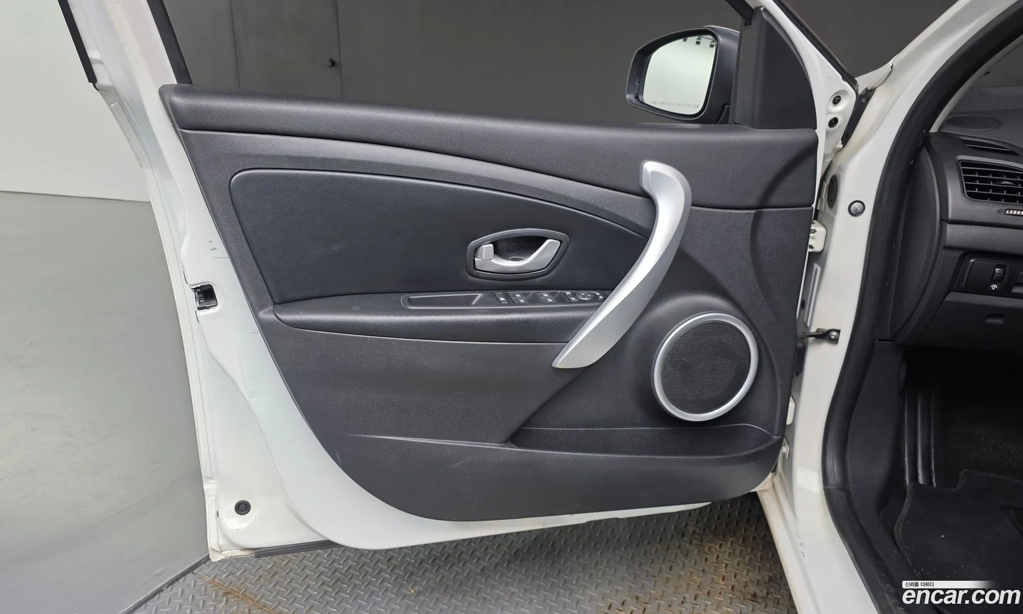 Renault Korea (Samsung) SM3 Z.E. 2015 KNMC4Z2ZMFP001032 — 24