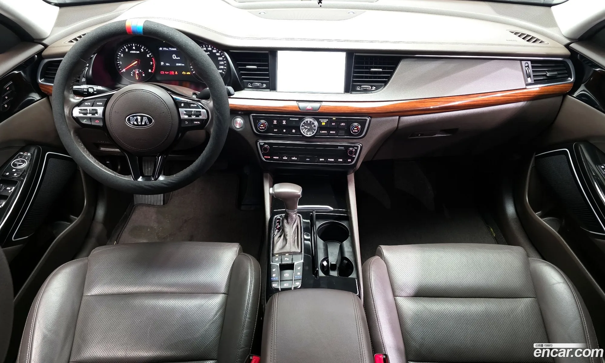 Kia K7 2016 — 10