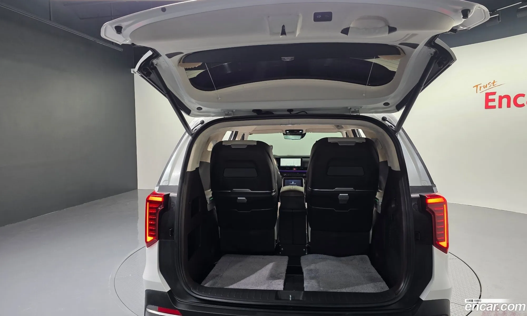 Kia Carnival 2024 KNANE813BRS407643 — 28