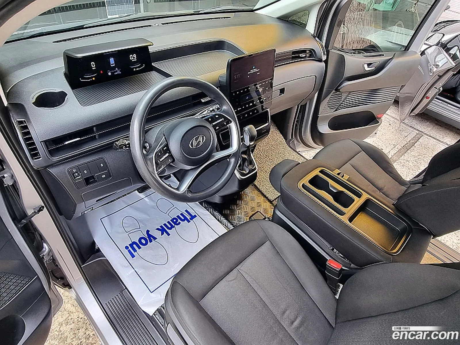 Hyundai Staria 2023 — 14