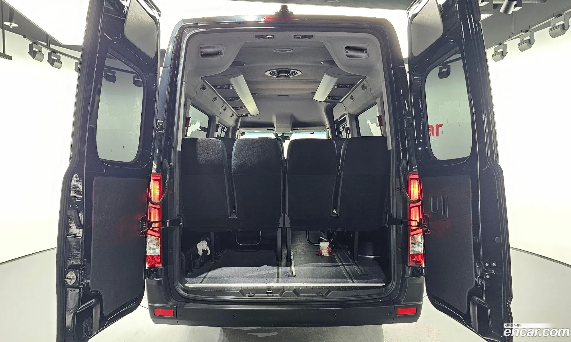 Hyundai Solati 2019 KMJUG17RPLC002856 — 4