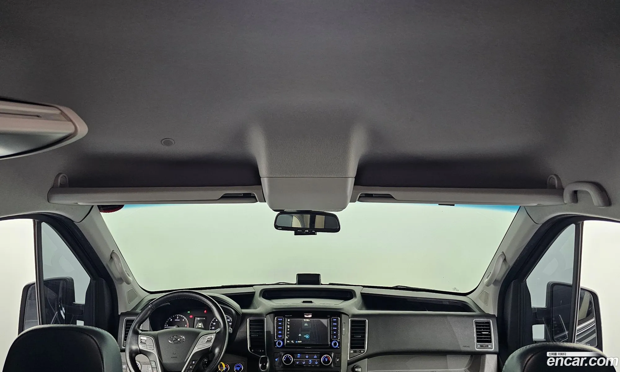 Hyundai Solati 2019 KMJUG17RPLC002856 — 3